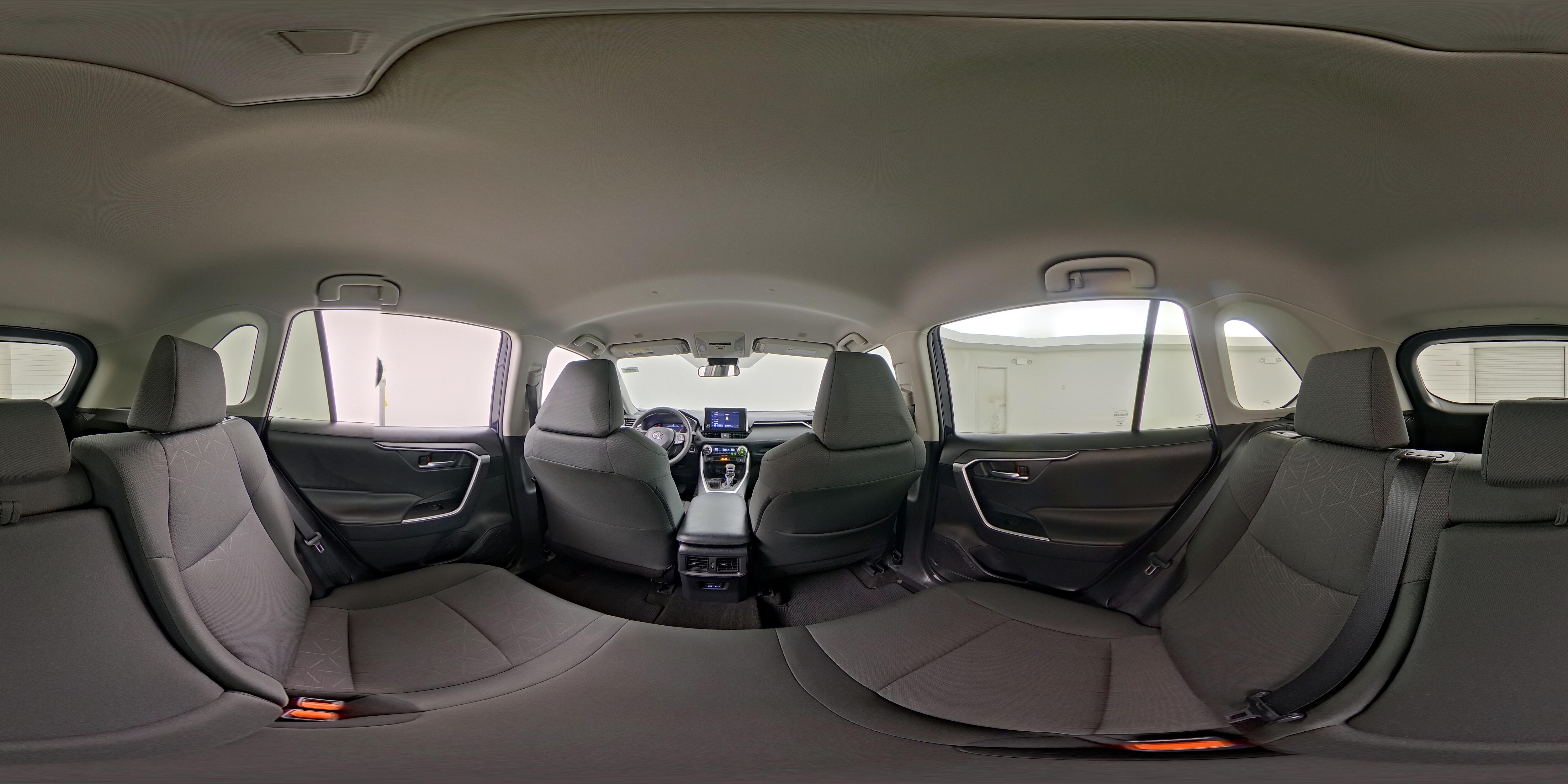 2025 Toyota RAV4 XLE - Photo 25