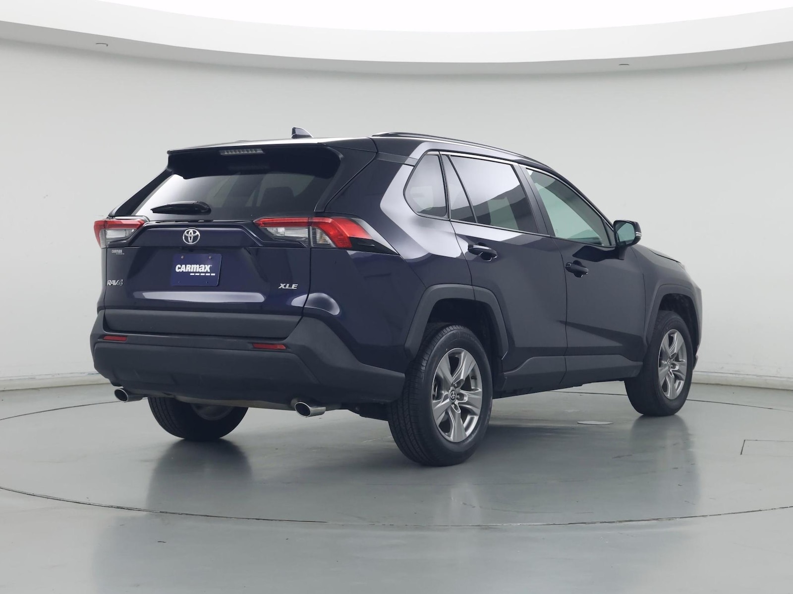 2025 Toyota RAV4 XLE - Photo 9