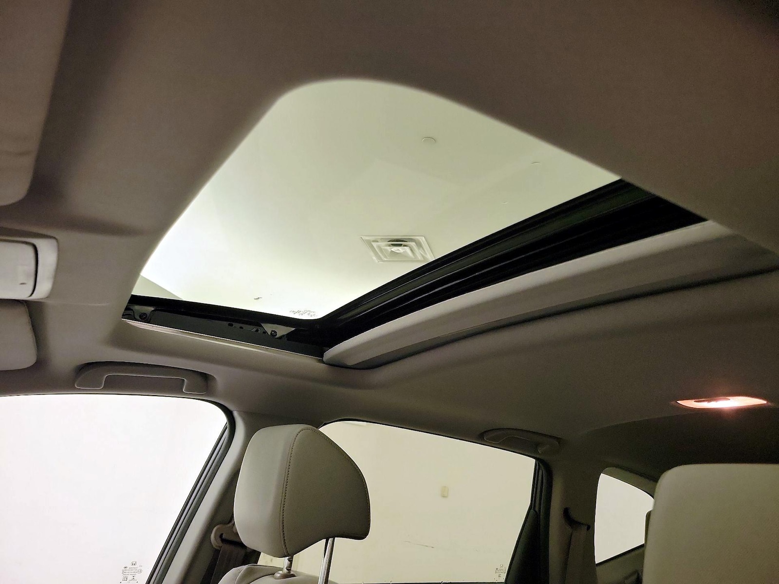 Sunroof(s) & Overhead Airbags