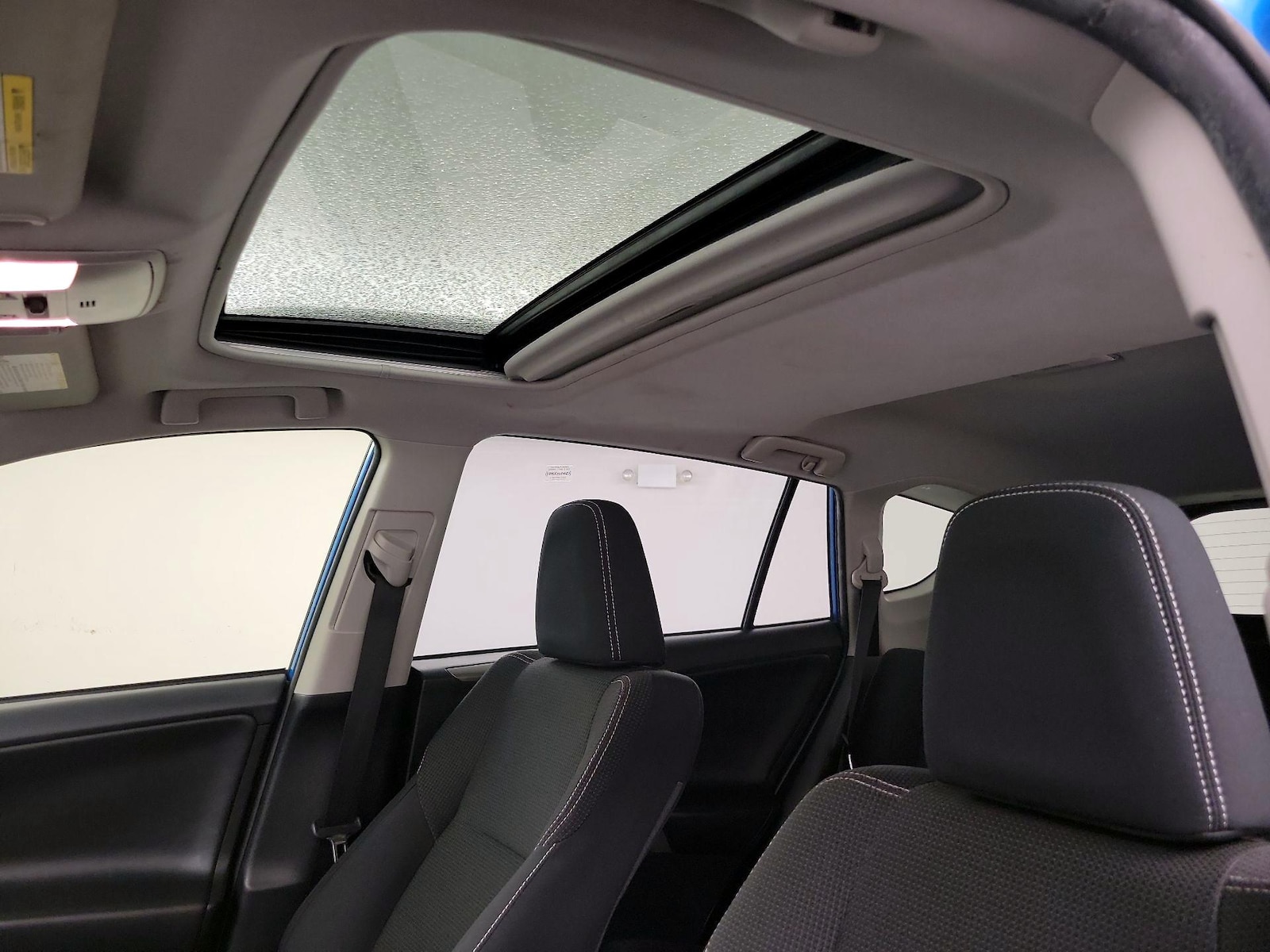 Sunroof(s) & Overhead Airbags