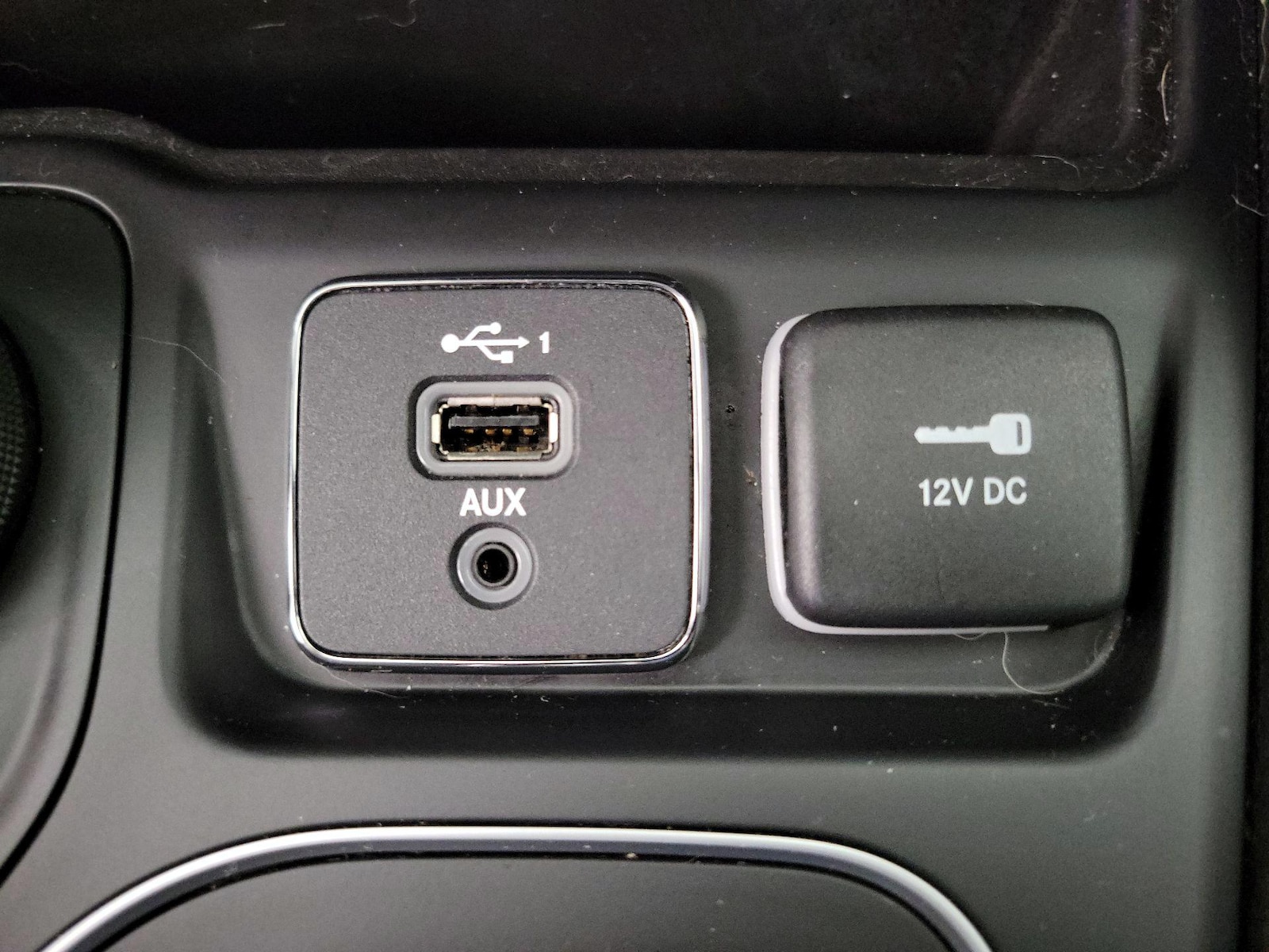 2021 Jeep Cherokee Latitude Lux - Photo 19