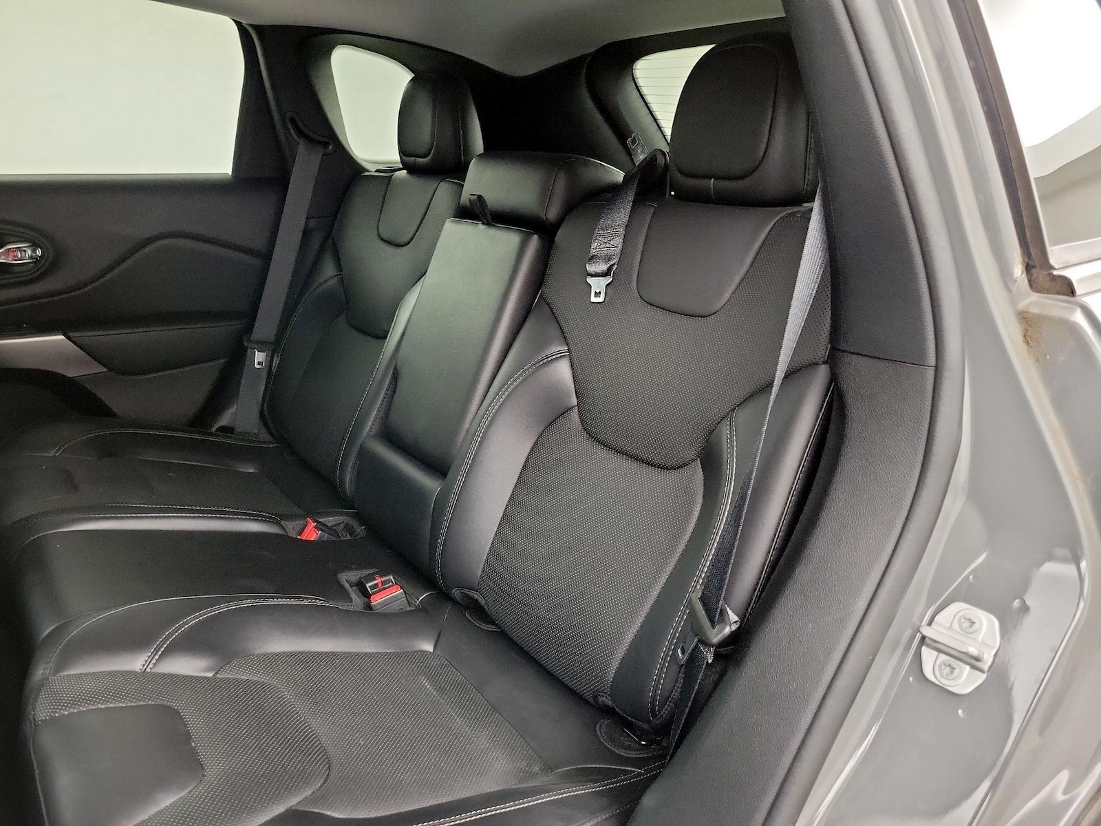 2021 Jeep Cherokee Latitude Lux - Photo 20