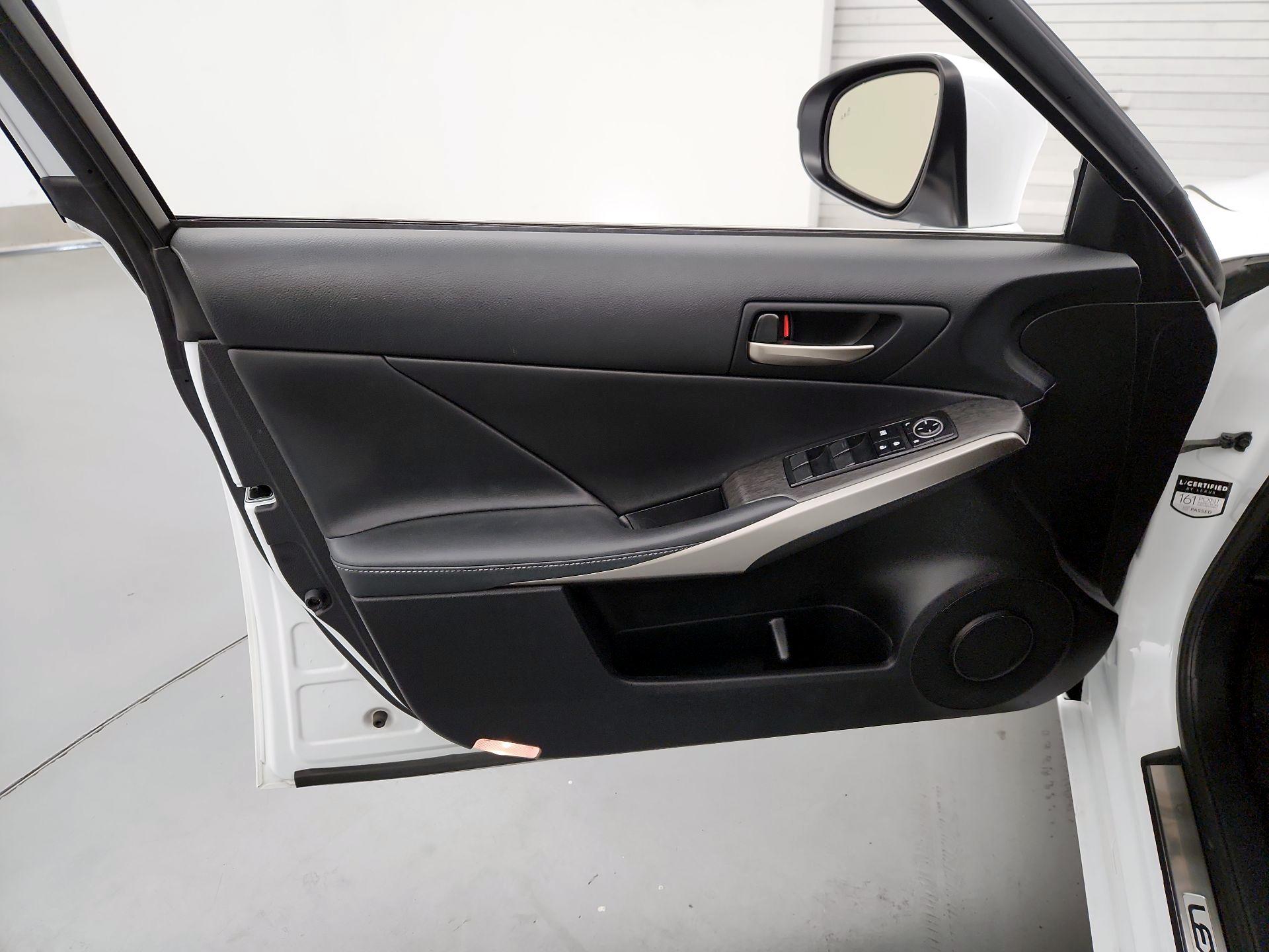 Thumbnail: 2020 Lexus IS - 12