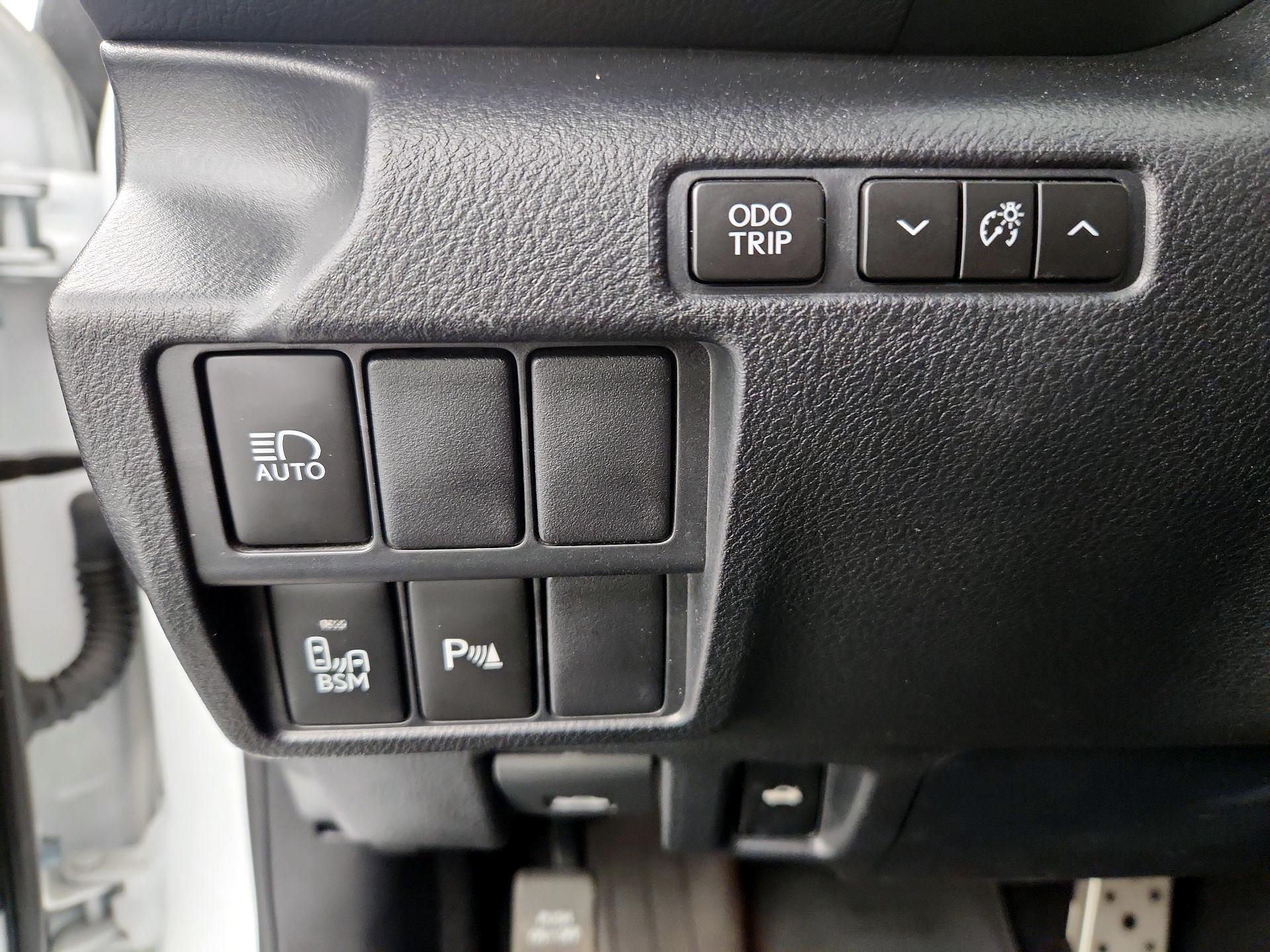 Thumbnail: 2020 Lexus IS - 13