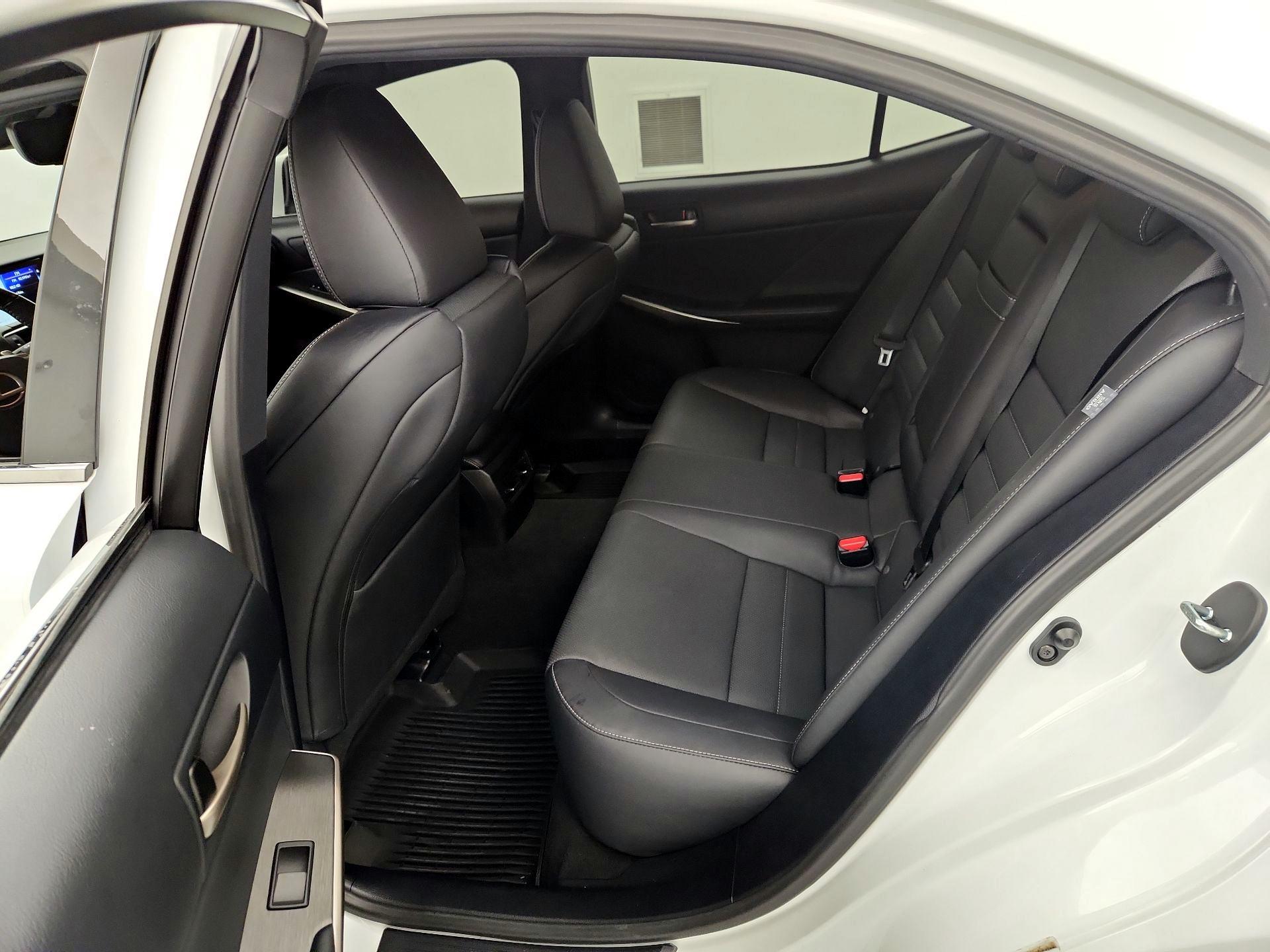 Thumbnail: 2020 Lexus IS - 19