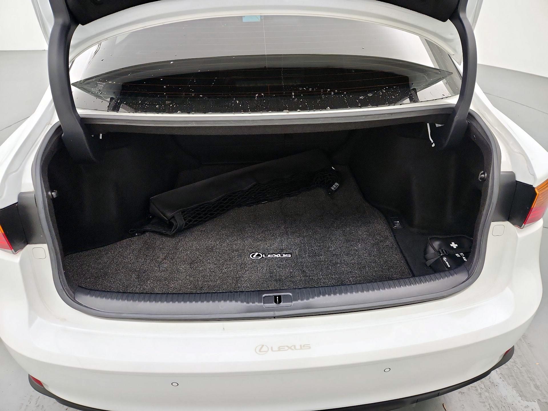 Thumbnail: 2020 Lexus IS - 20