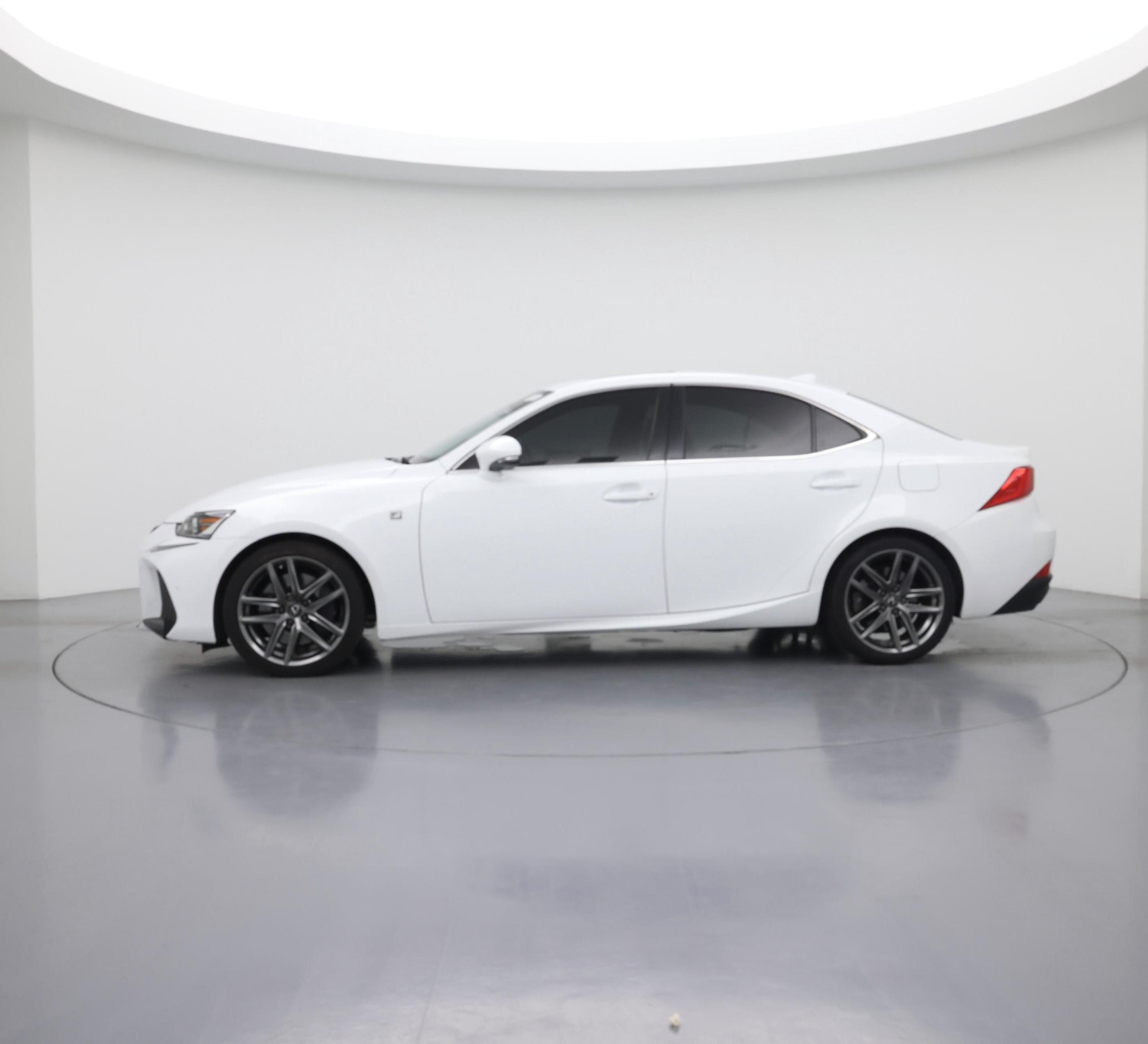 Thumbnail: 2020 Lexus IS - 3