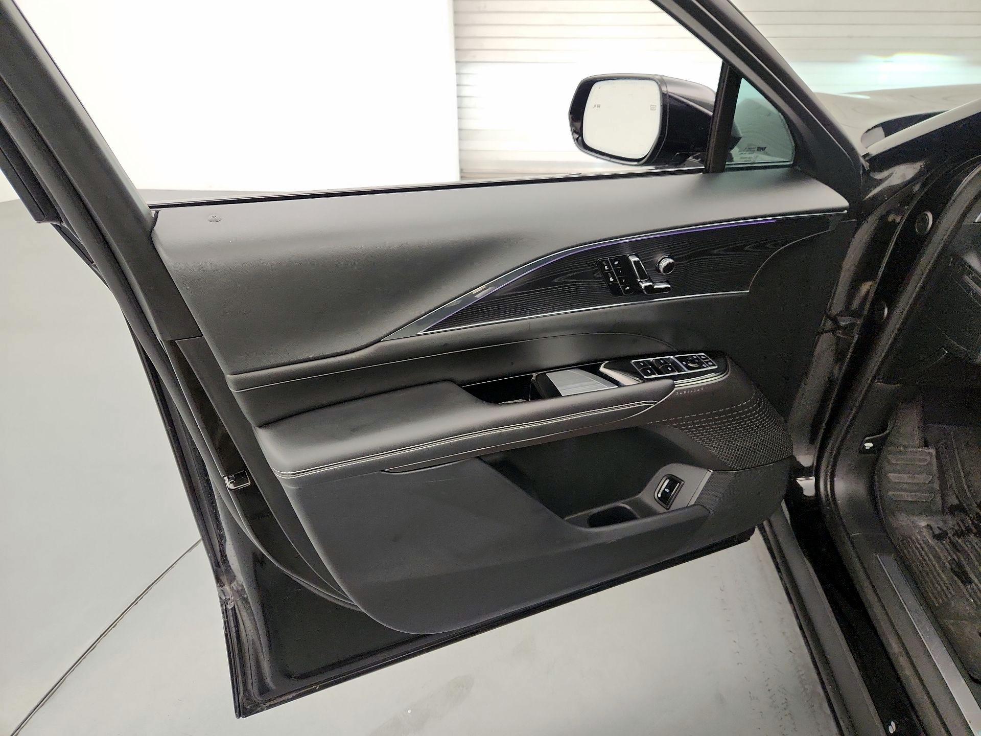 Thumbnail: 2024 Cadillac Lyriq - 12