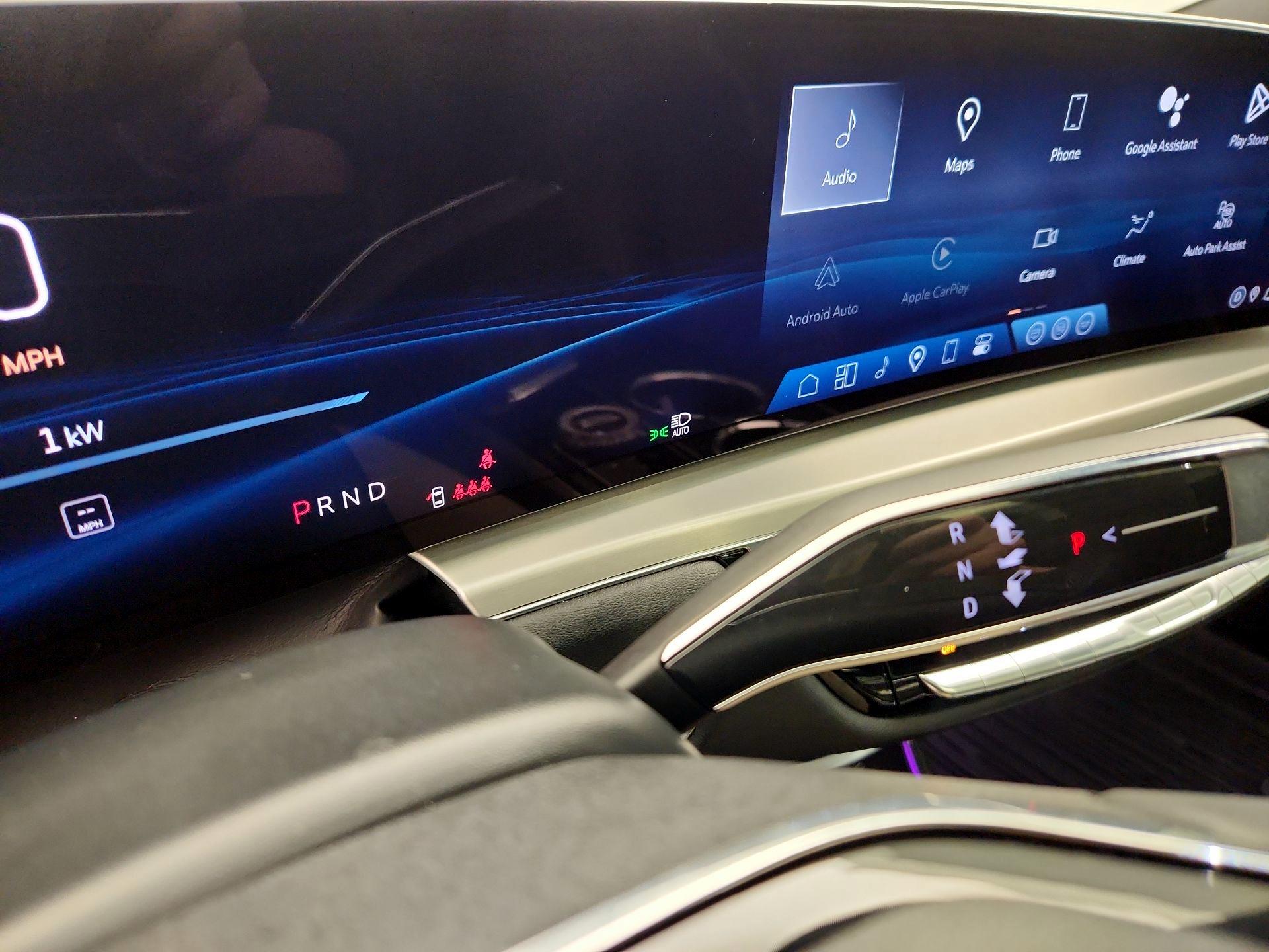 Thumbnail: 2024 Cadillac Lyriq - 18