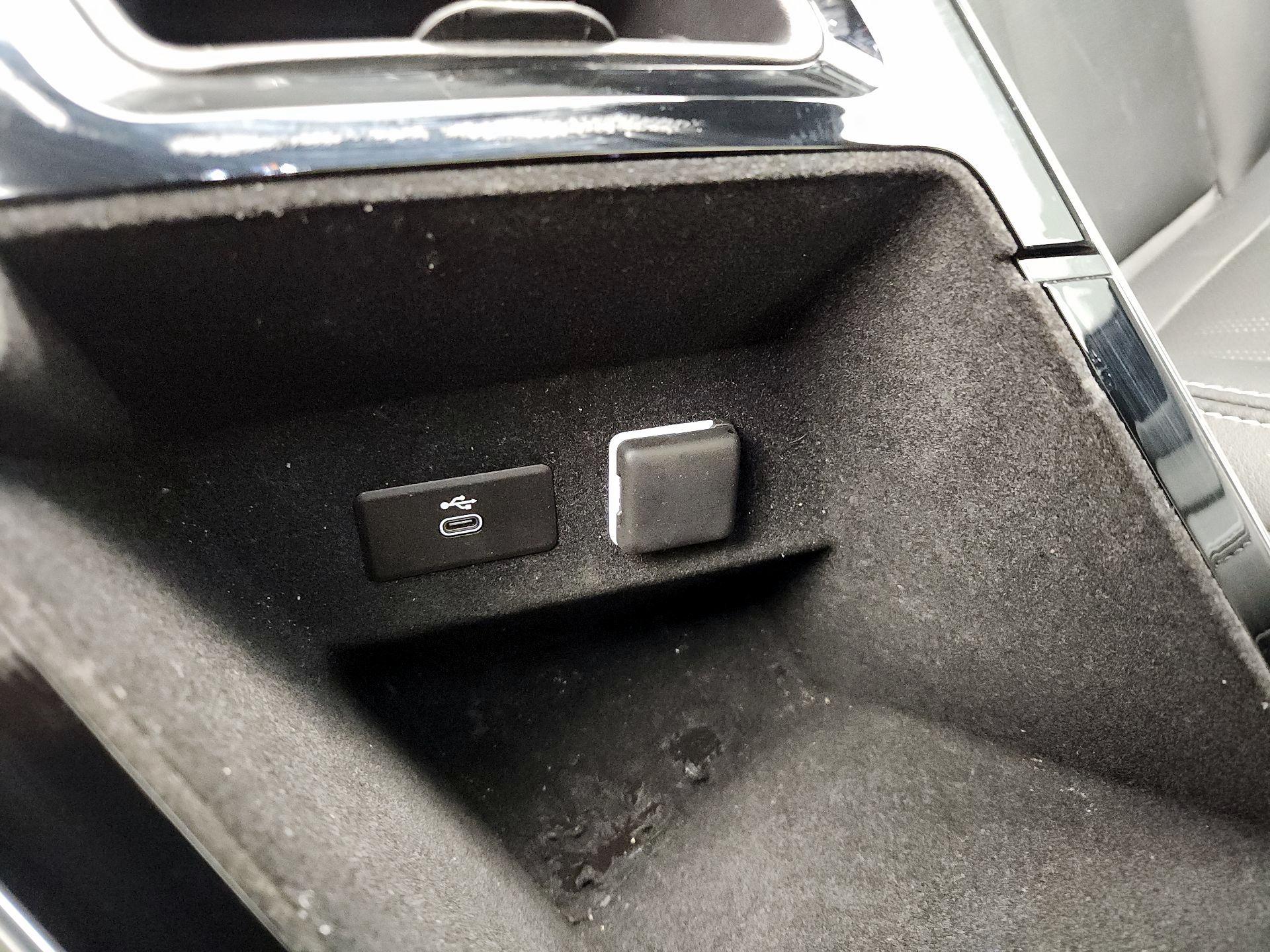 Thumbnail: 2024 Cadillac Lyriq - 19