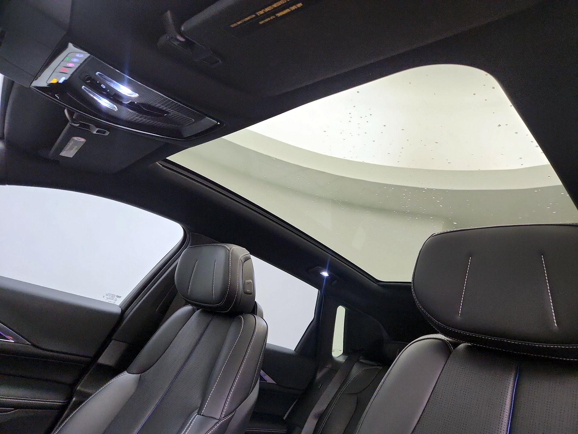 Thumbnail: 2024 Cadillac Lyriq - 20