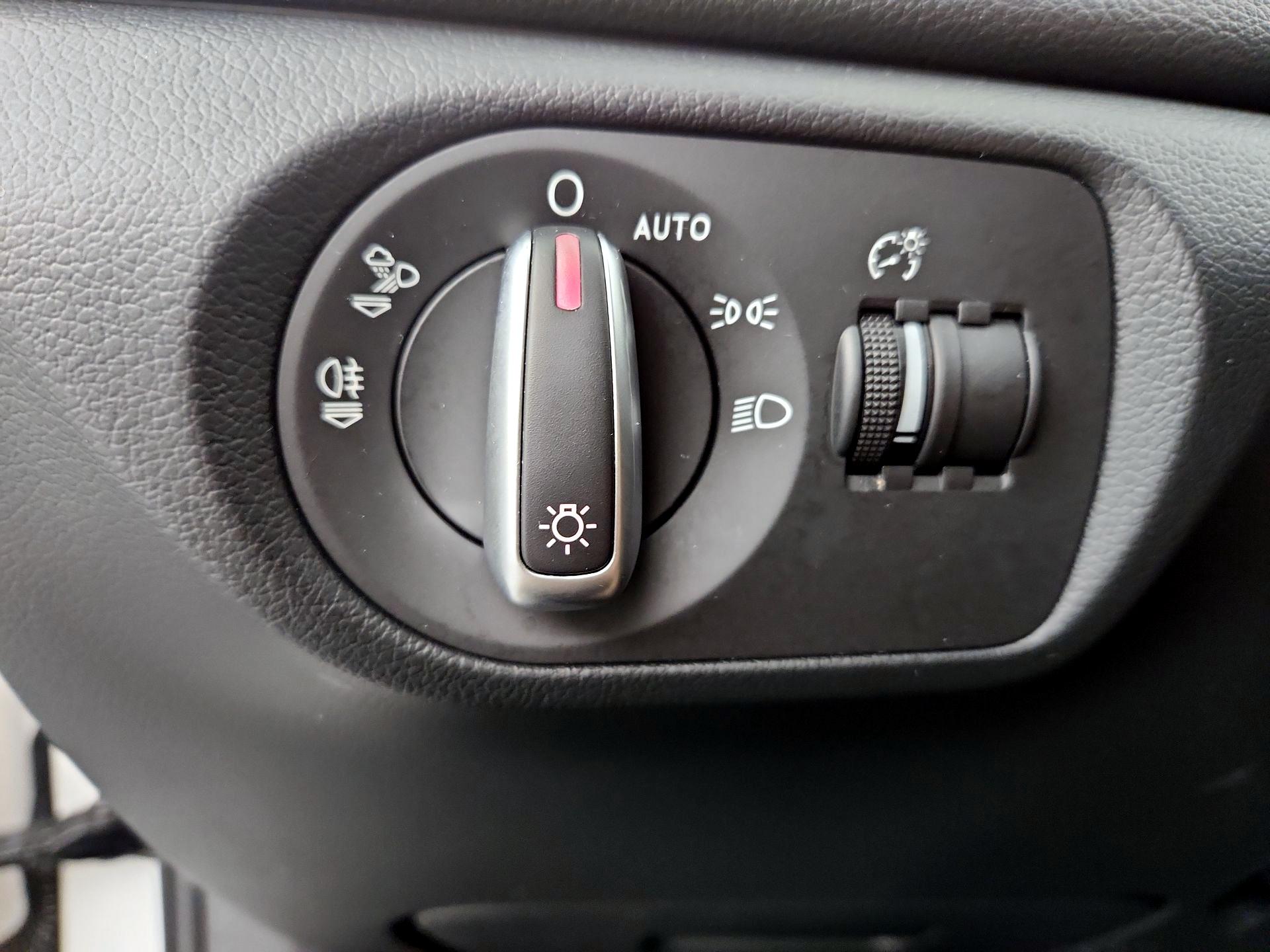 Thumbnail: 2016 Audi Q3 - 13