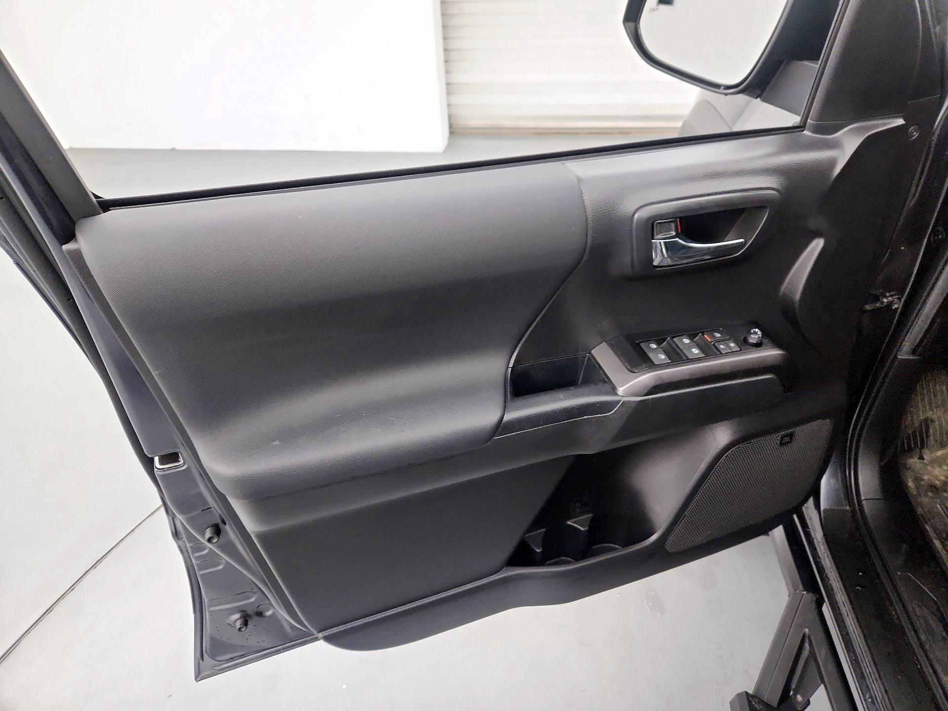 Thumbnail: 2023 Toyota Tacoma - 12