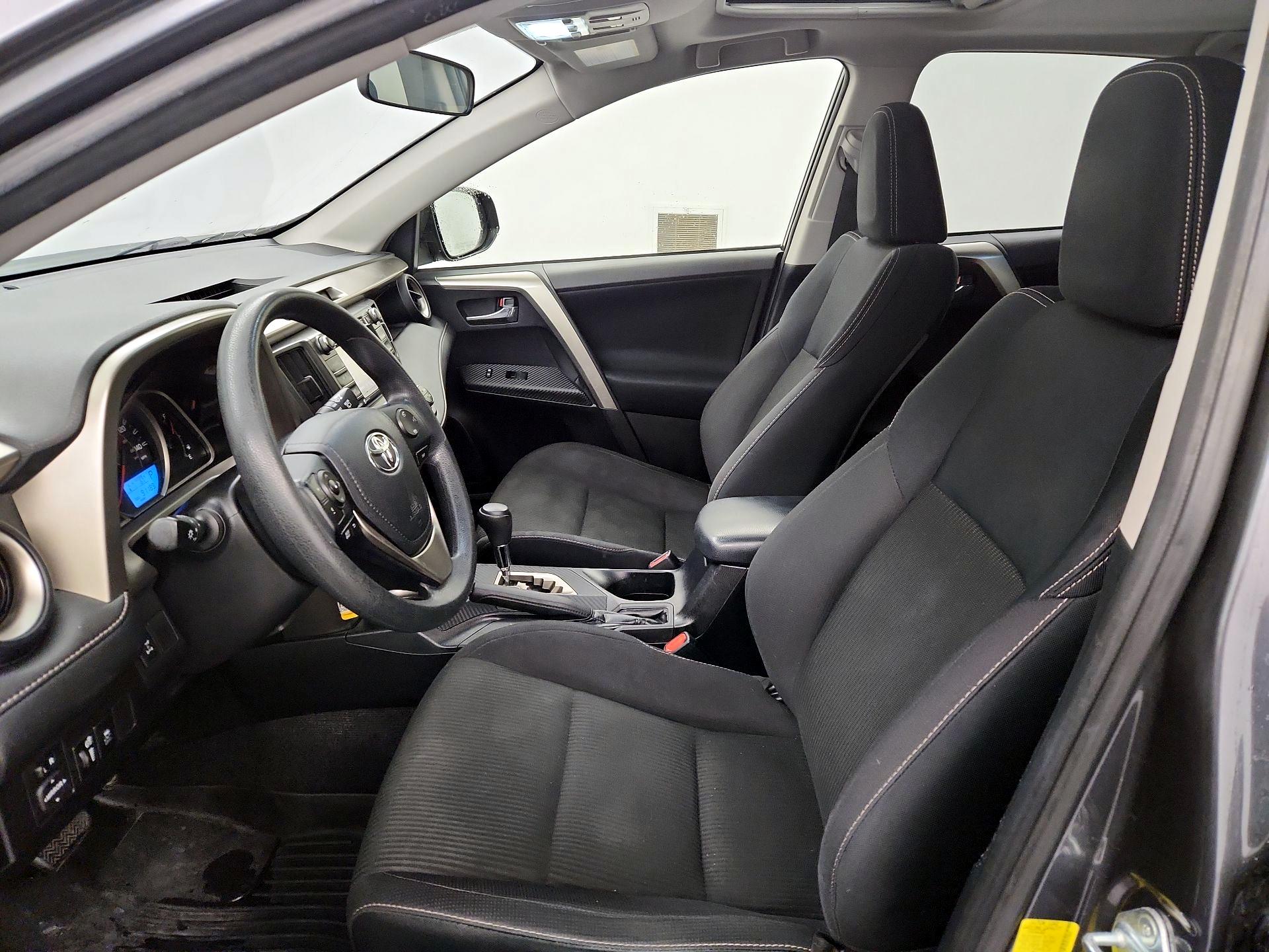 Thumbnail: 2015 Toyota RAV4 - 11