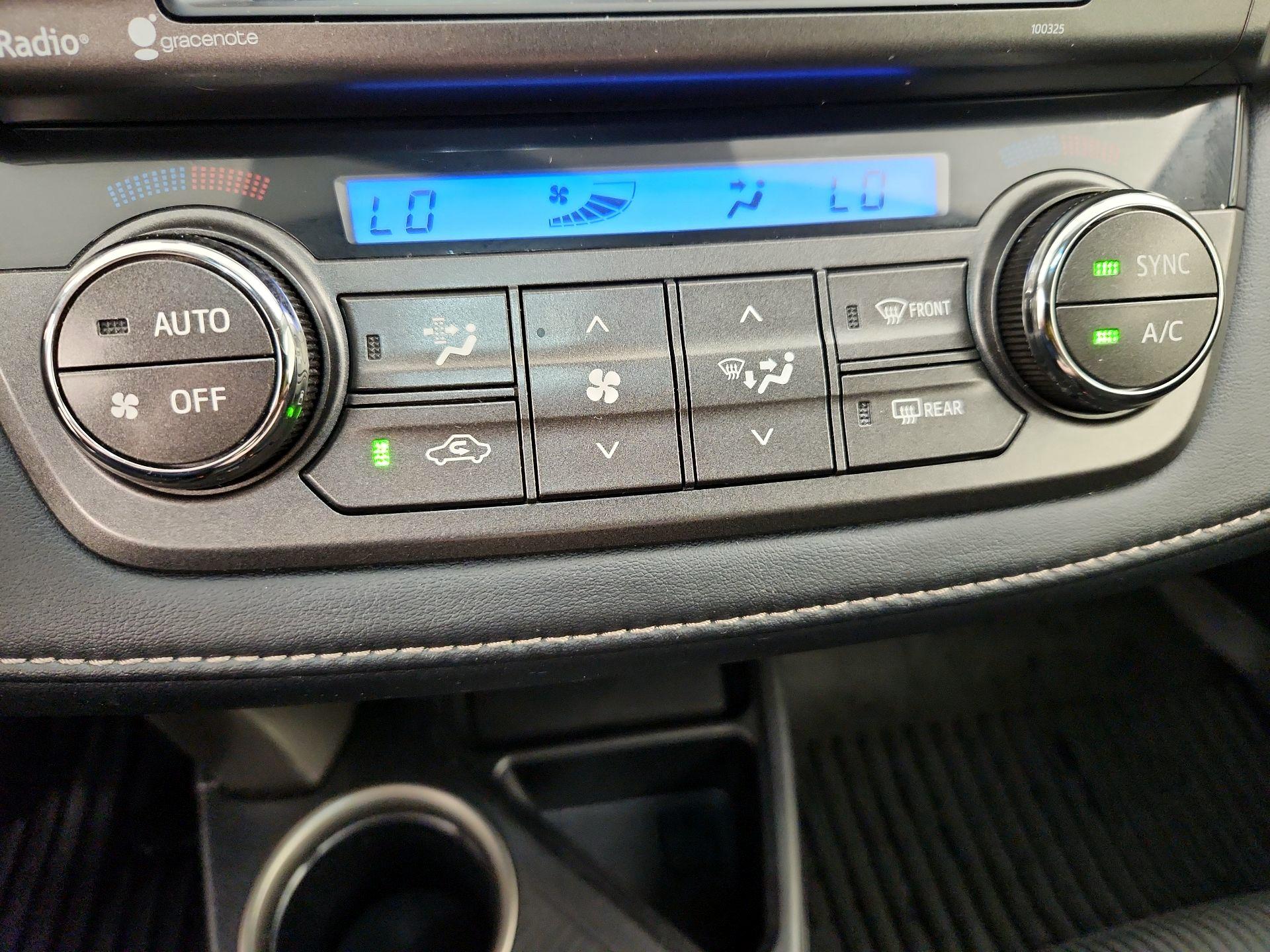 Thumbnail: 2015 Toyota RAV4 - 16