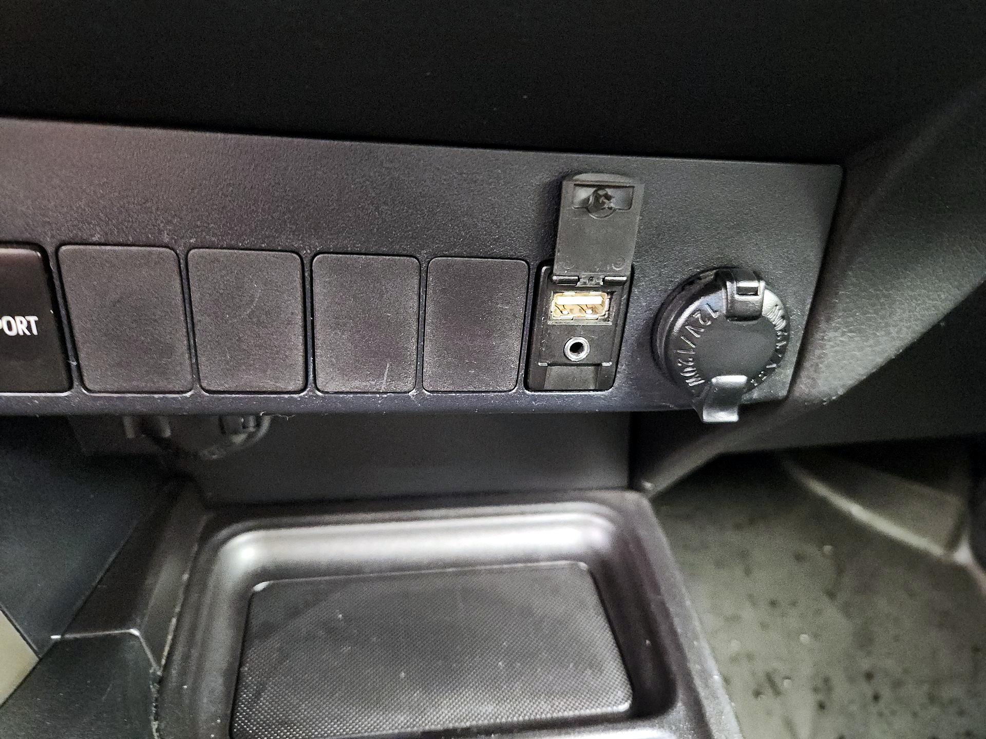 Thumbnail: 2015 Toyota RAV4 - 18