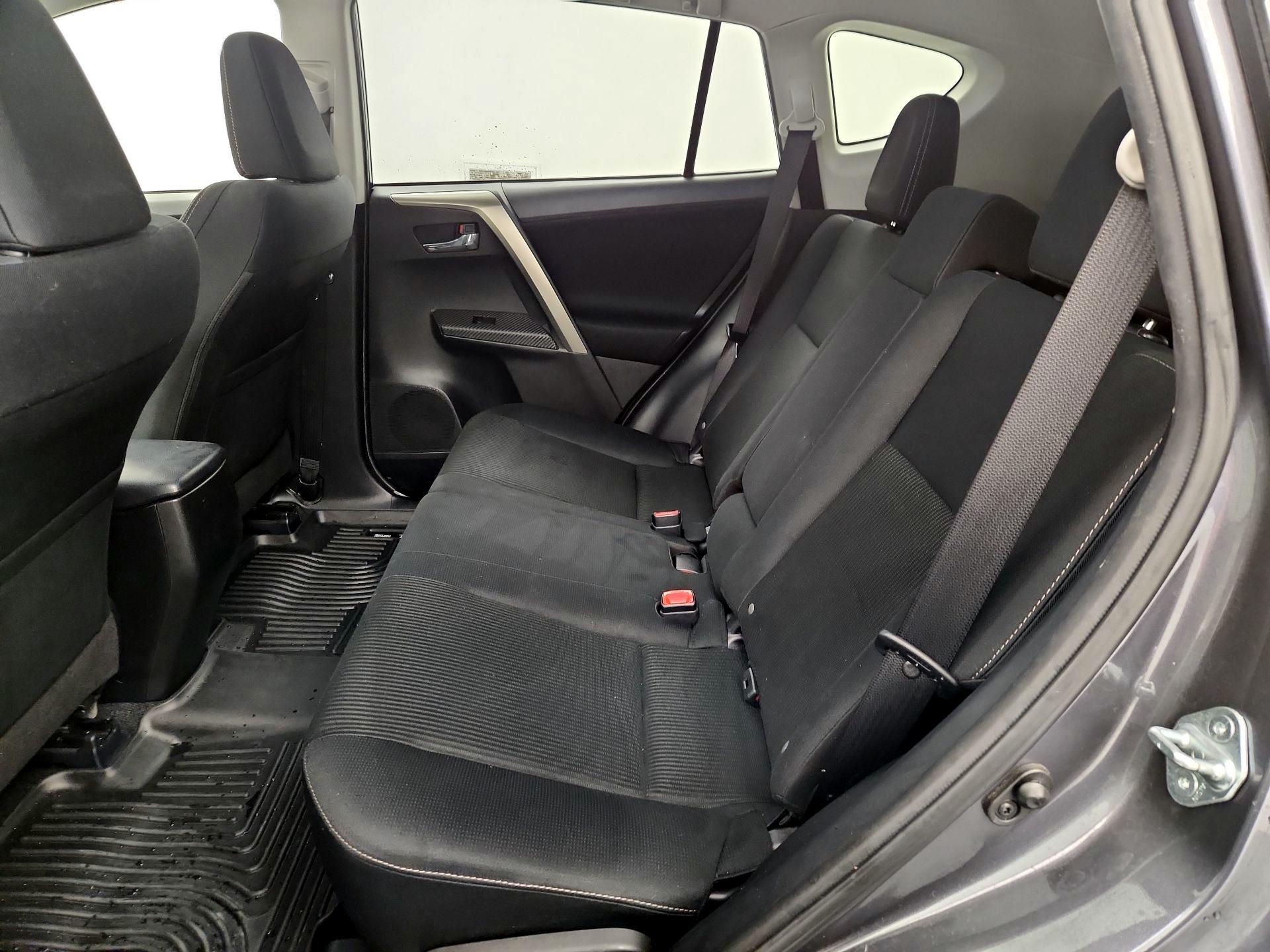 Thumbnail: 2015 Toyota RAV4 - 20