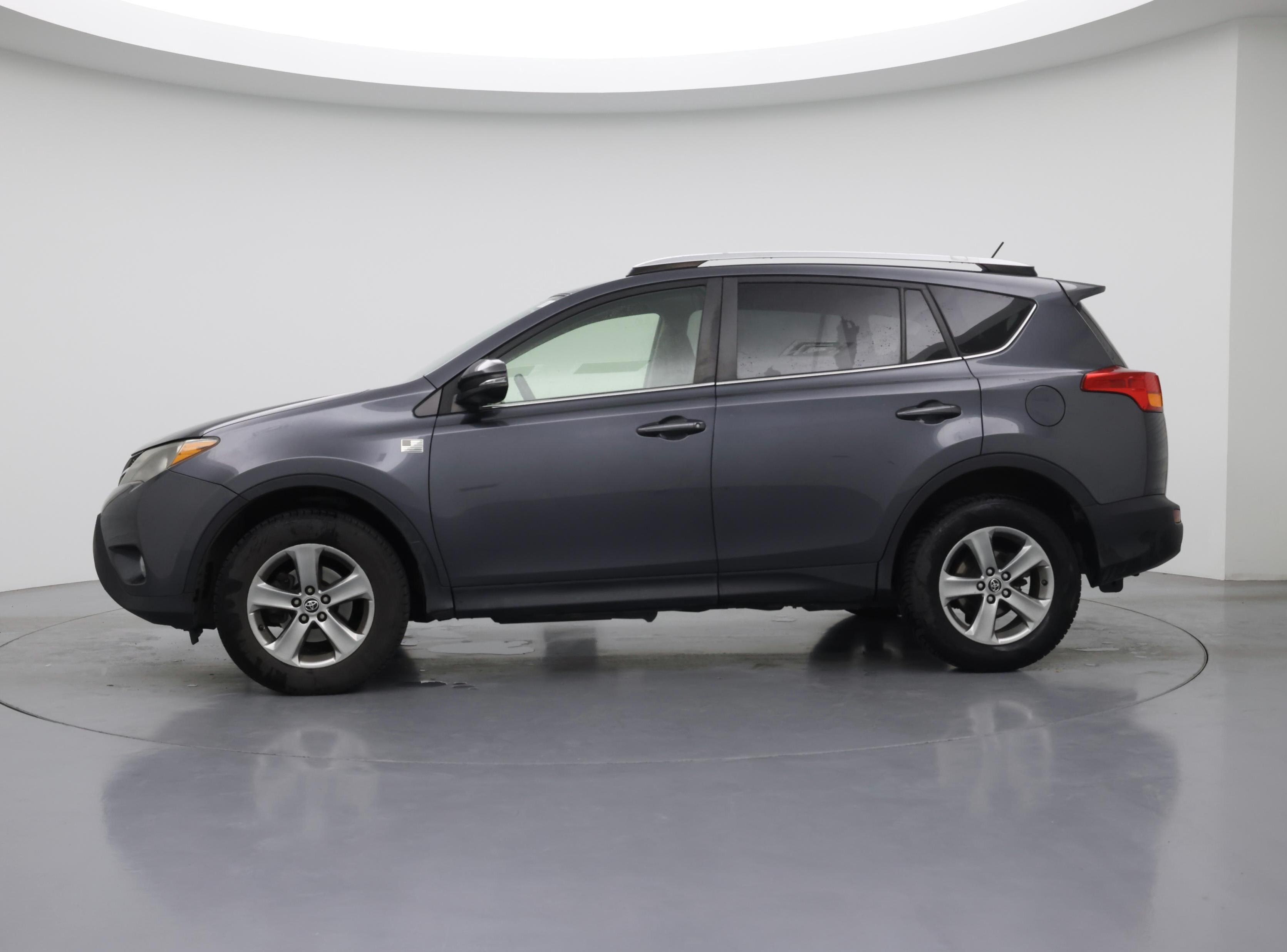 Thumbnail: 2015 Toyota RAV4 - 3