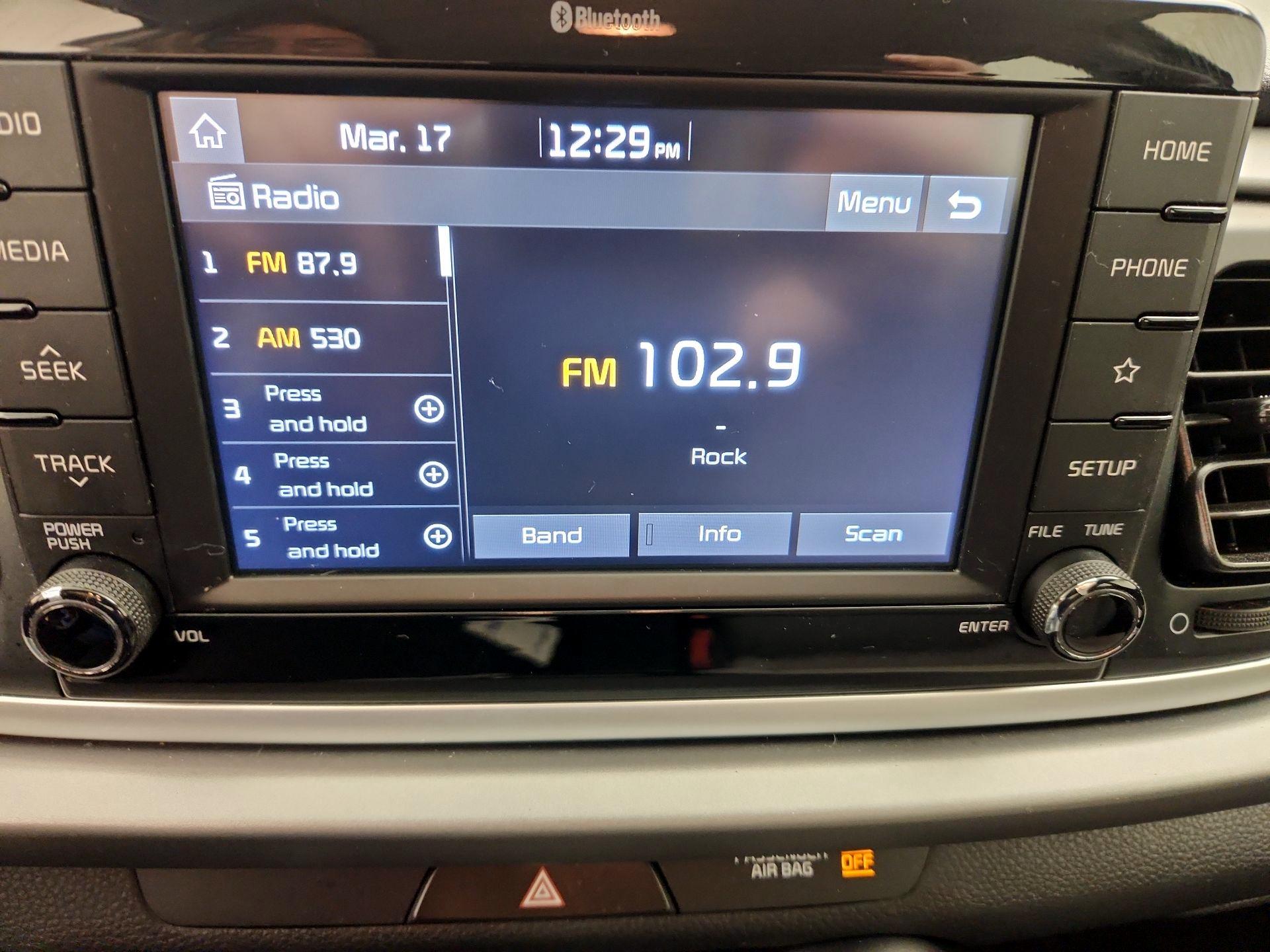 Thumbnail: 2019 Kia Rio - 15