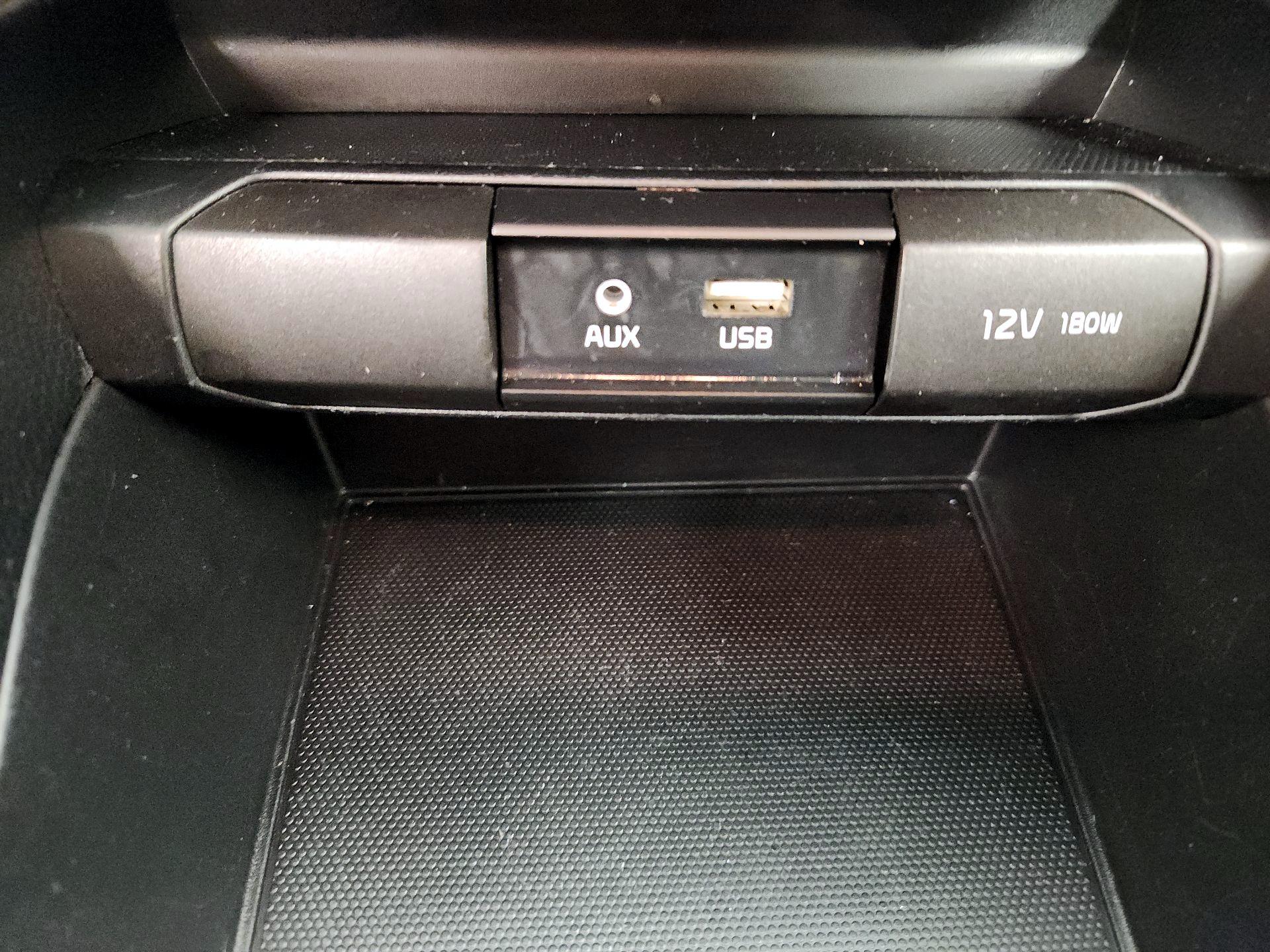 Thumbnail: 2019 Kia Rio - 18