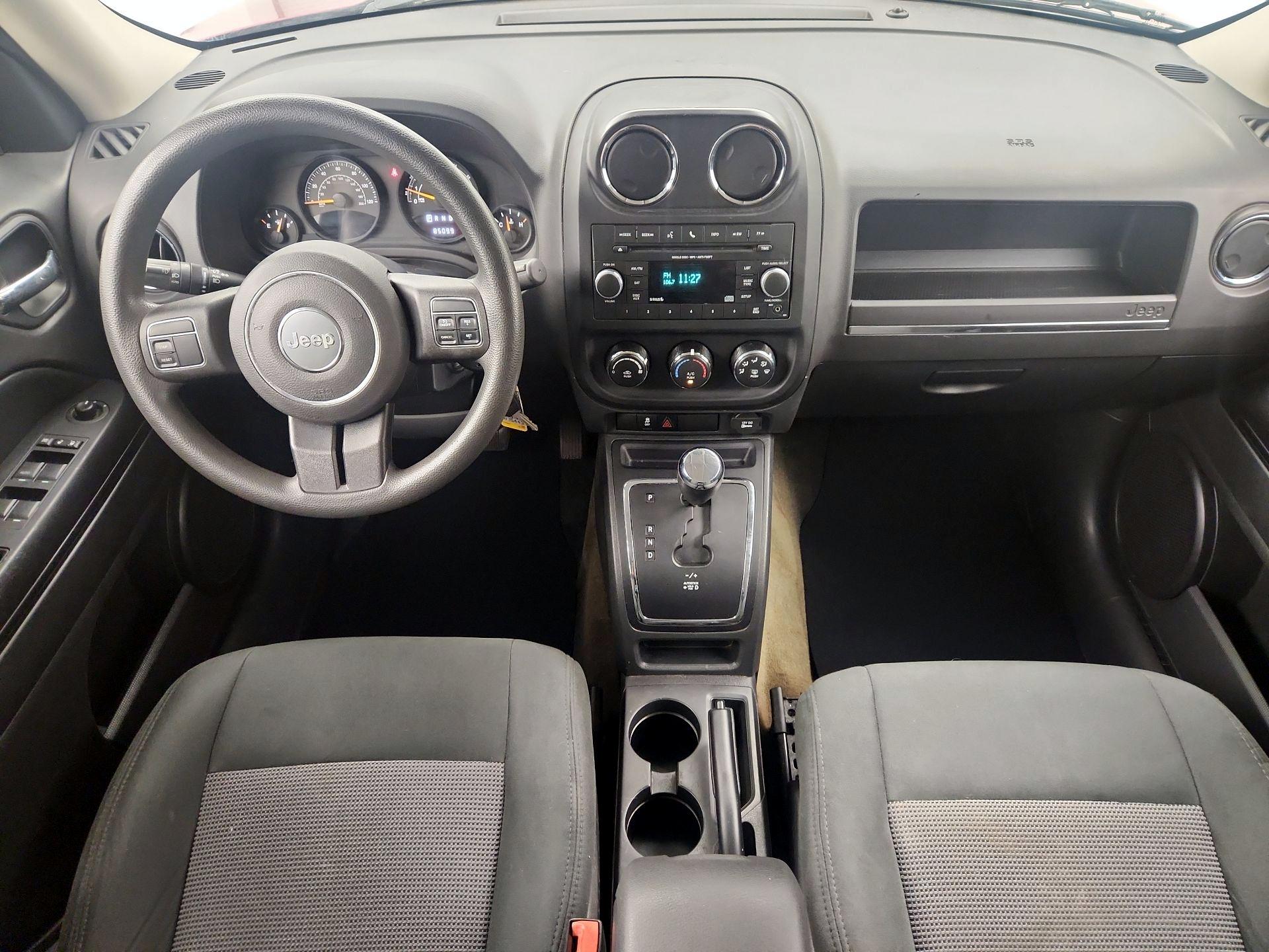 Thumbnail: 2016 Jeep Patriot - 9