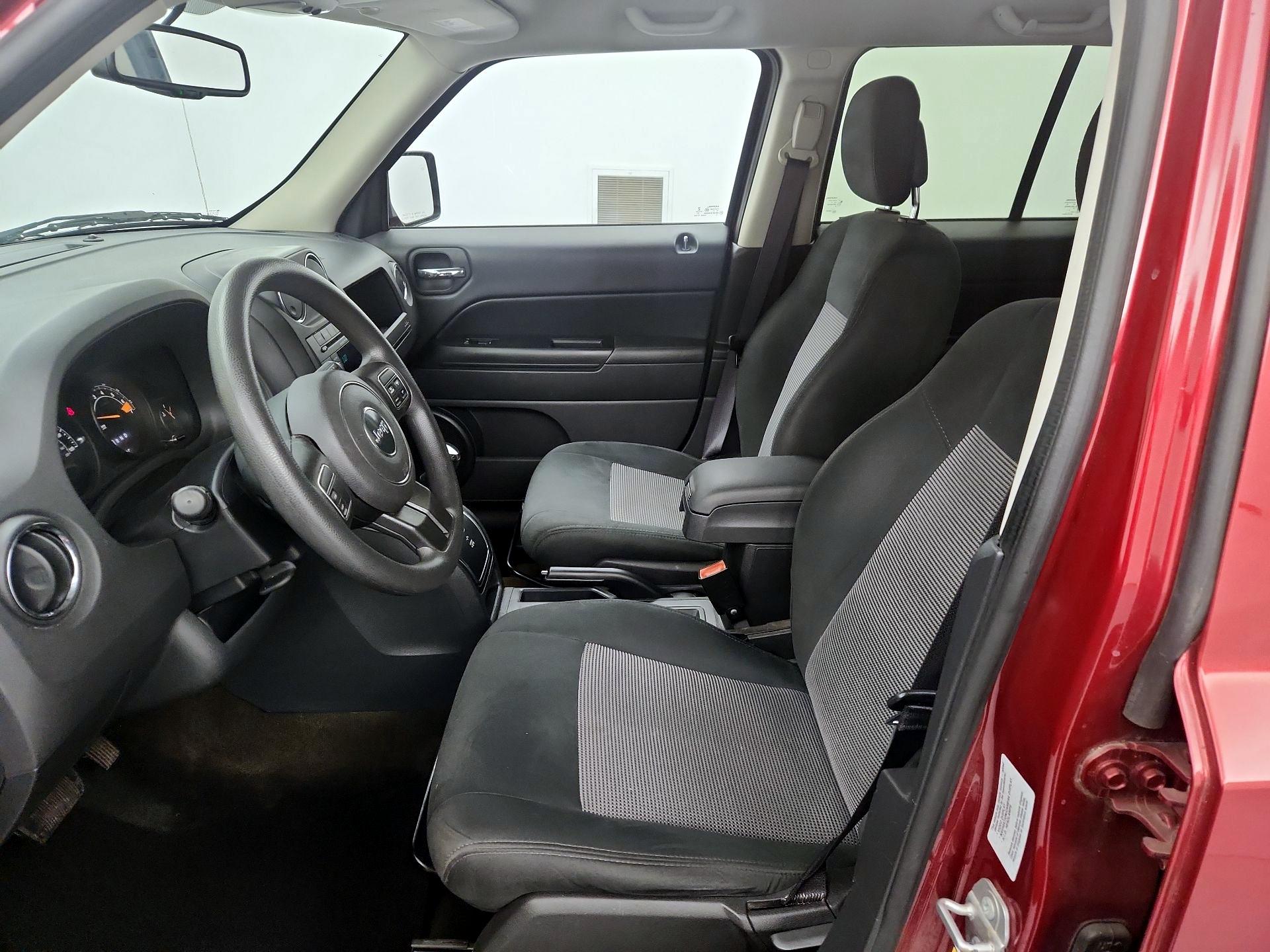 Thumbnail: 2016 Jeep Patriot - 11