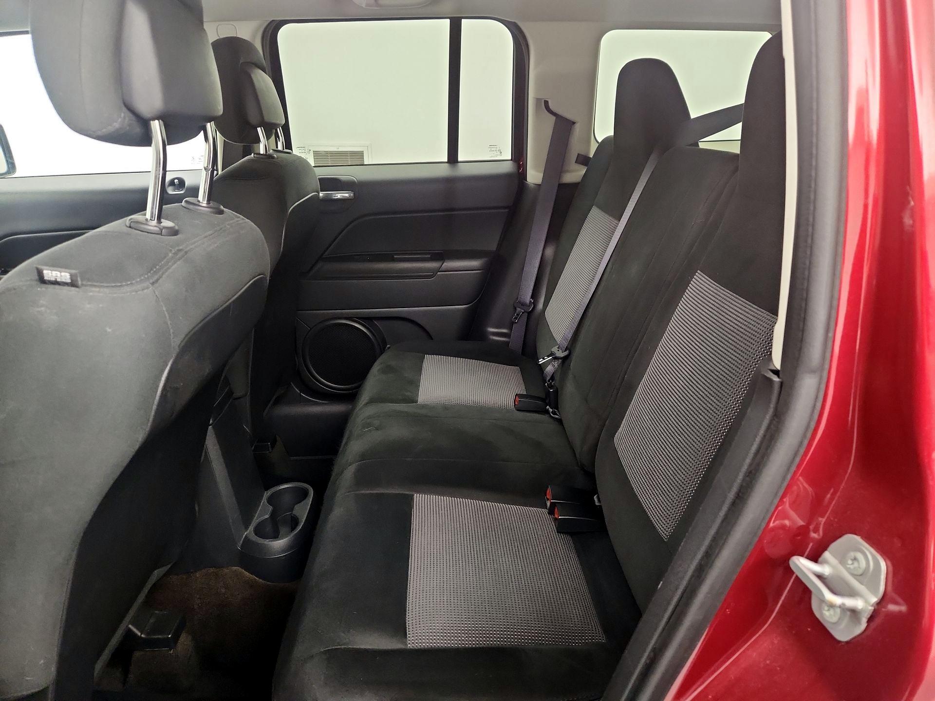 Thumbnail: 2016 Jeep Patriot - 17