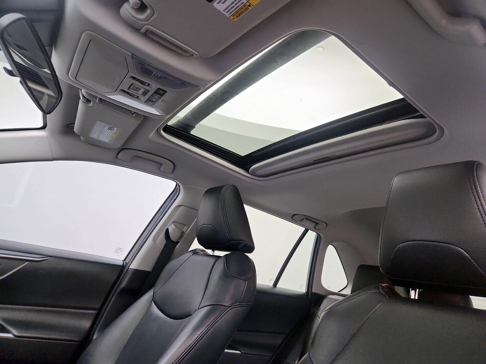 Thumbnail: 2021 Toyota RAV4 - 19