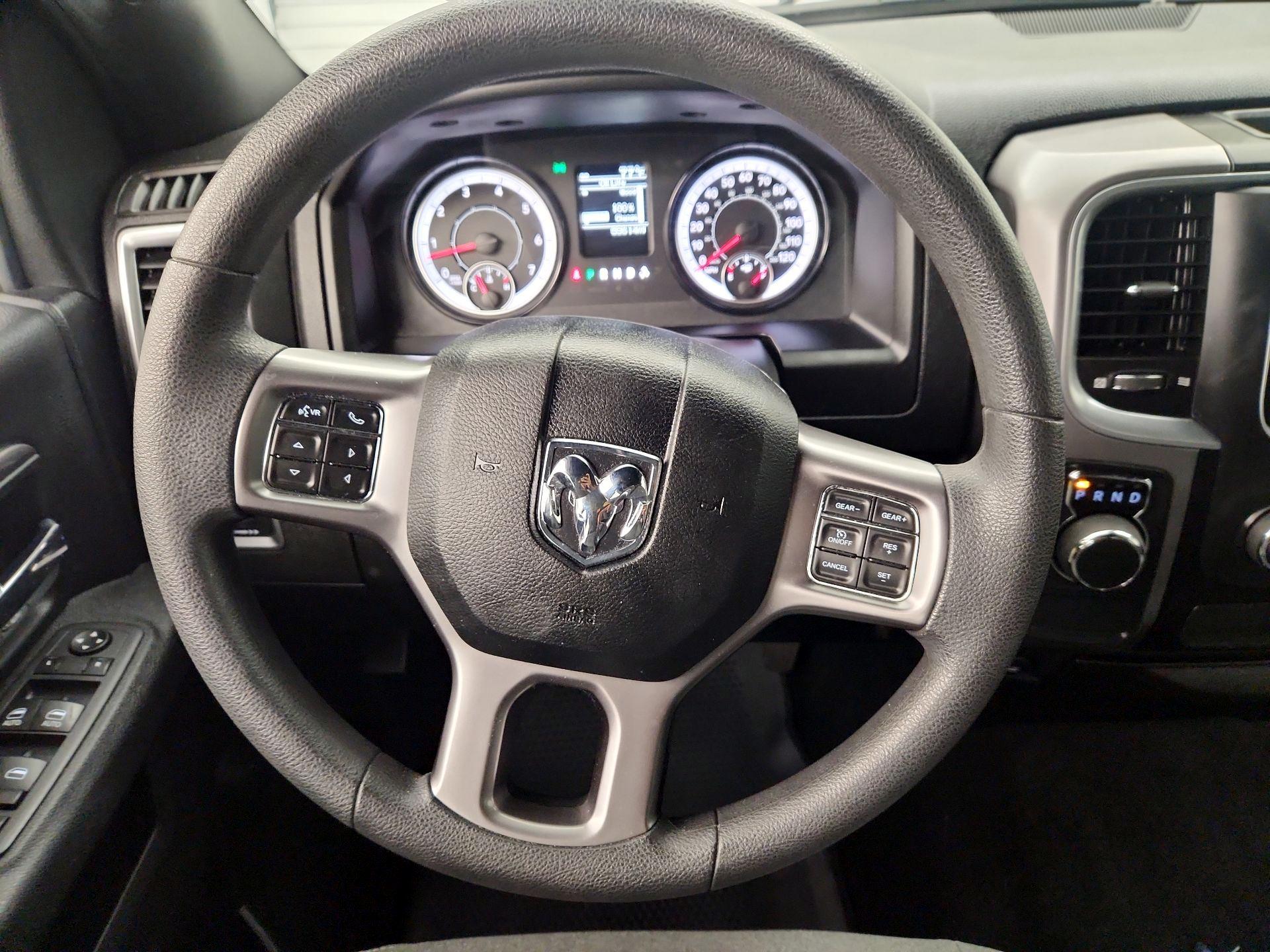 Thumbnail: 2021 RAM 1500 Classic - 10