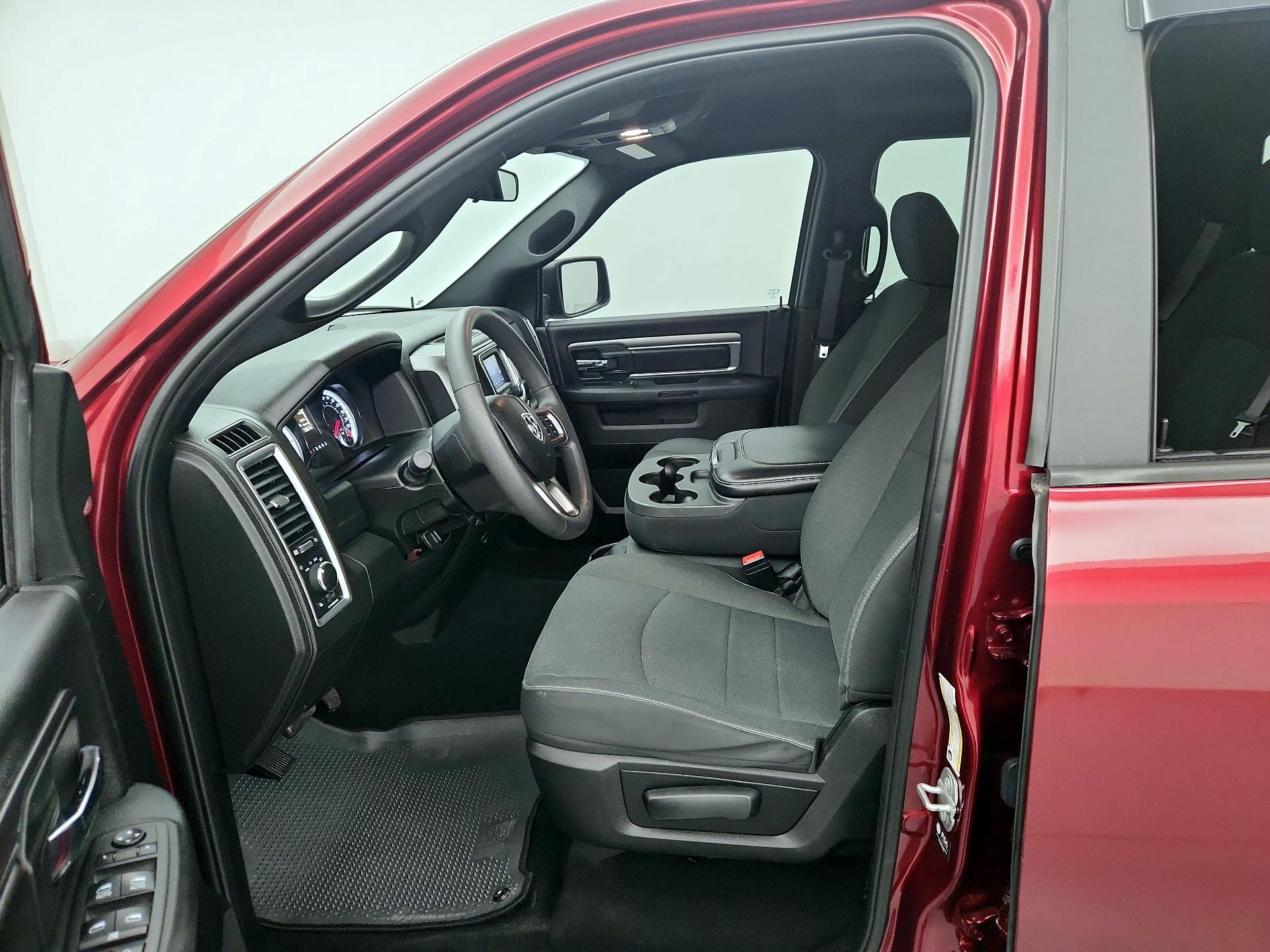 Thumbnail: 2021 RAM 1500 Classic - 11