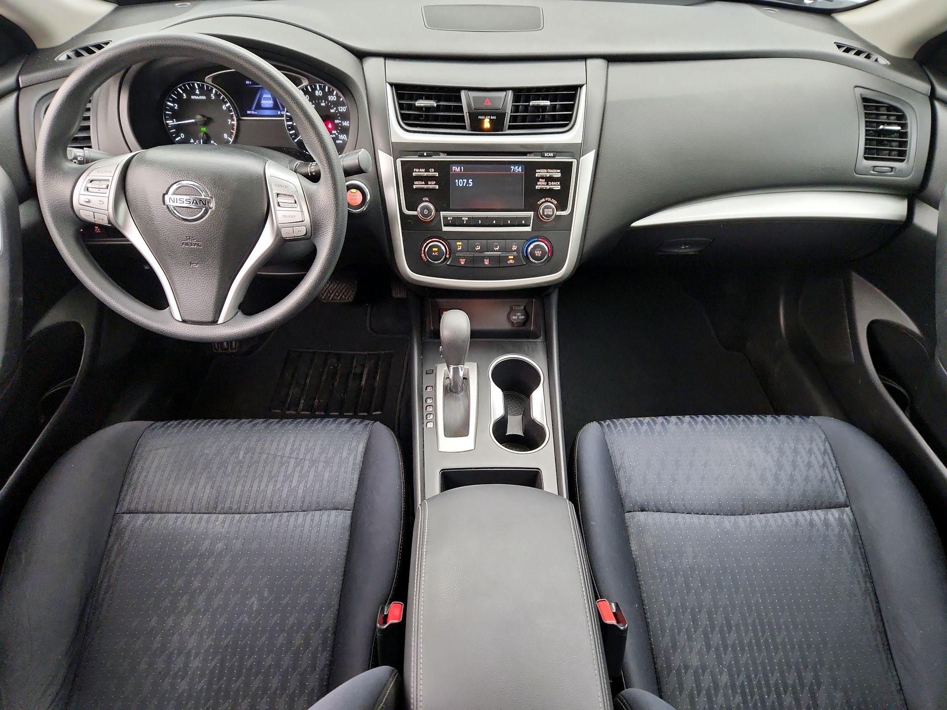 Thumbnail: 2017 Nissan Altima - 9