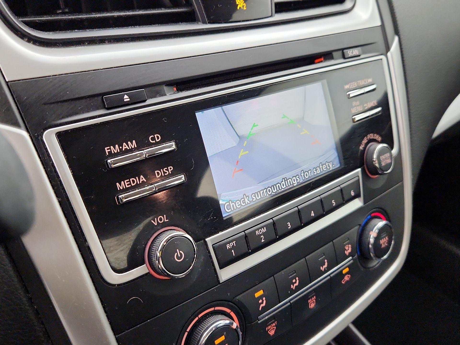 Thumbnail: 2017 Nissan Altima - 14