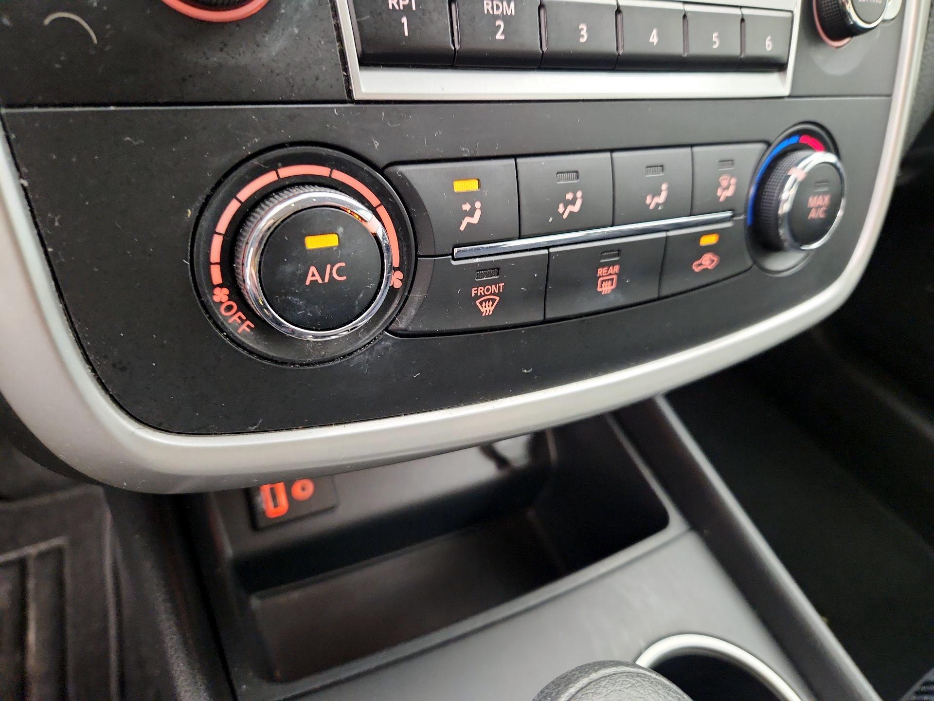 Thumbnail: 2017 Nissan Altima - 16