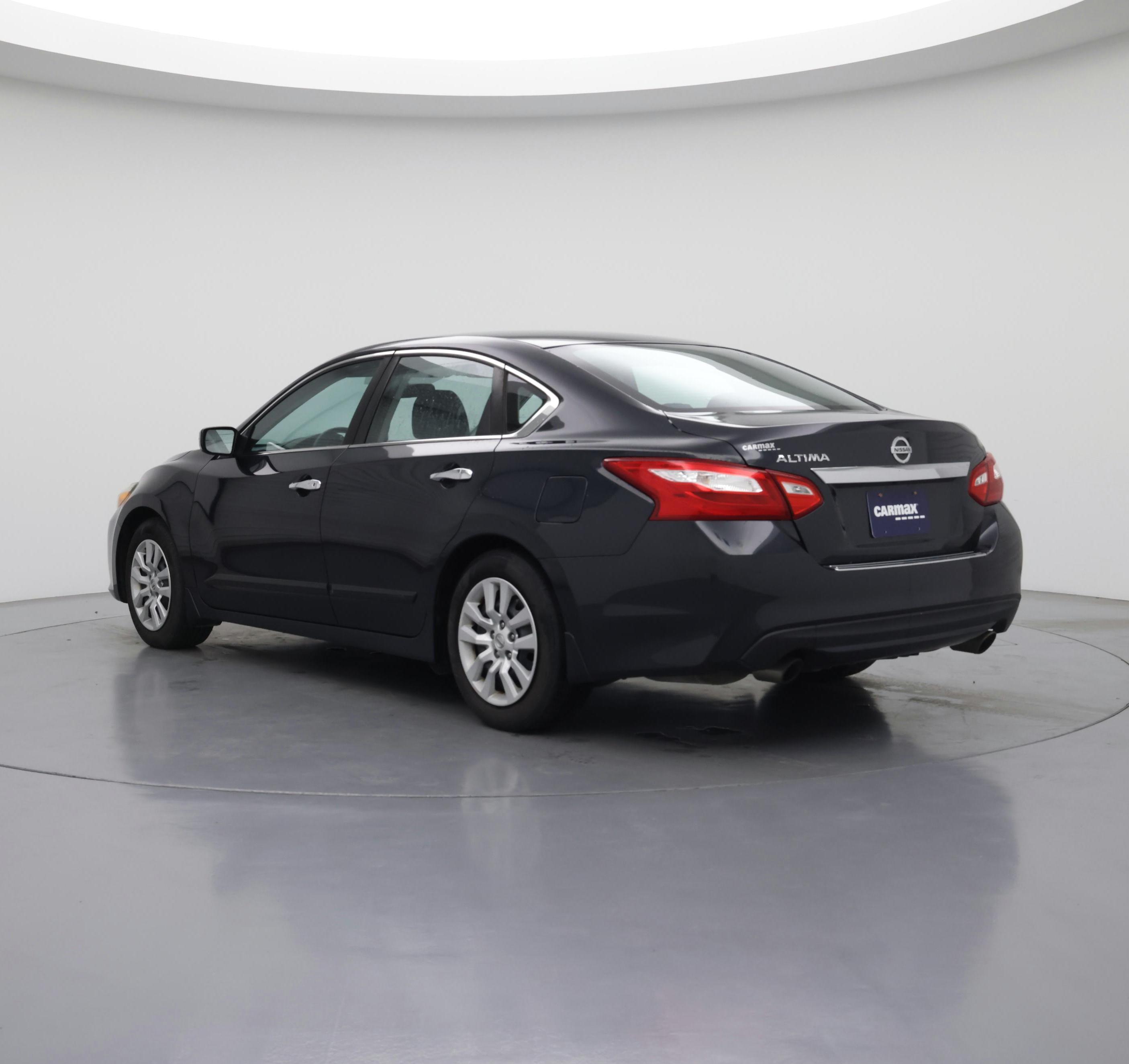 Thumbnail: 2017 Nissan Altima - 2