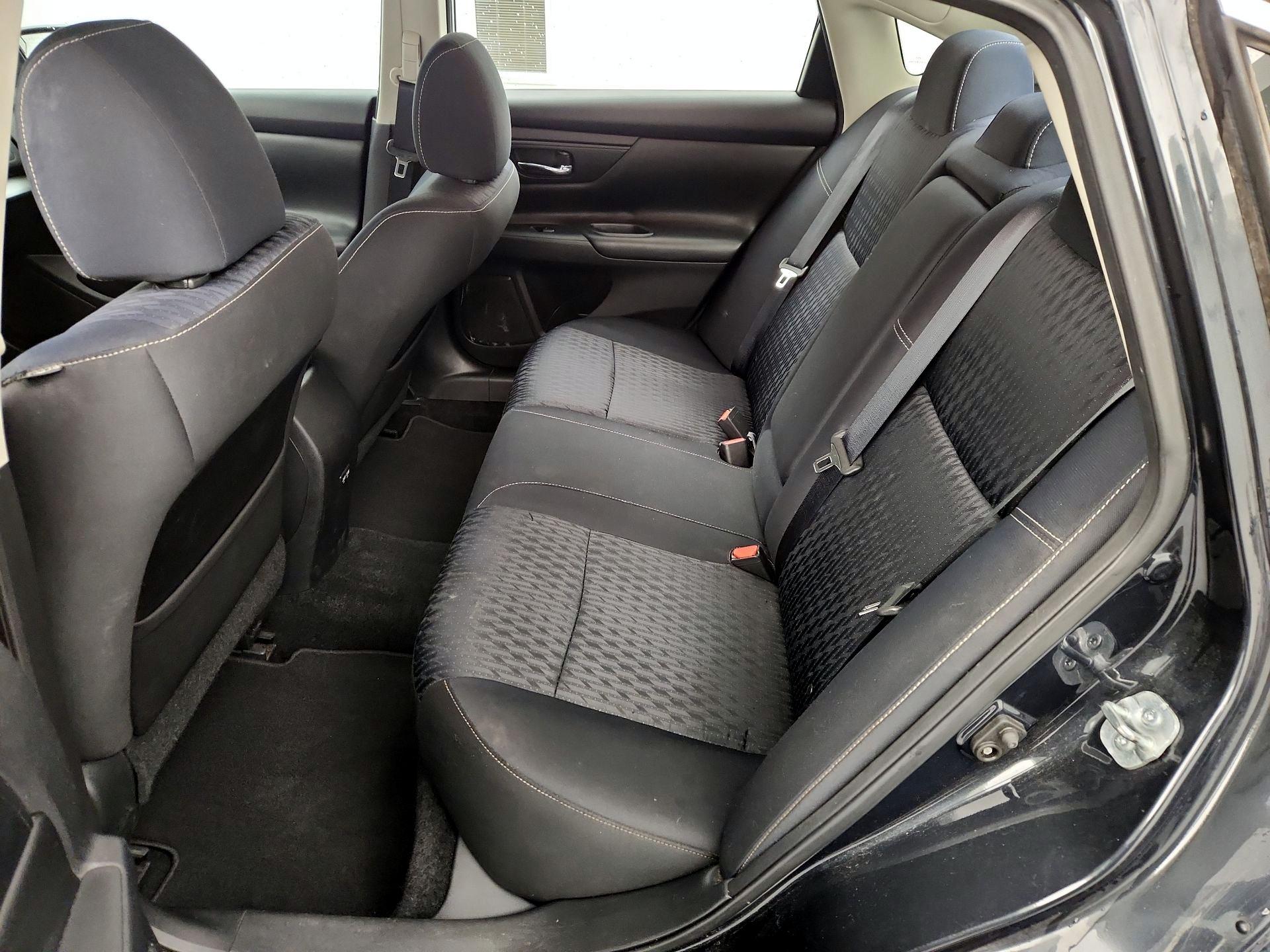 Thumbnail: 2017 Nissan Altima - 19