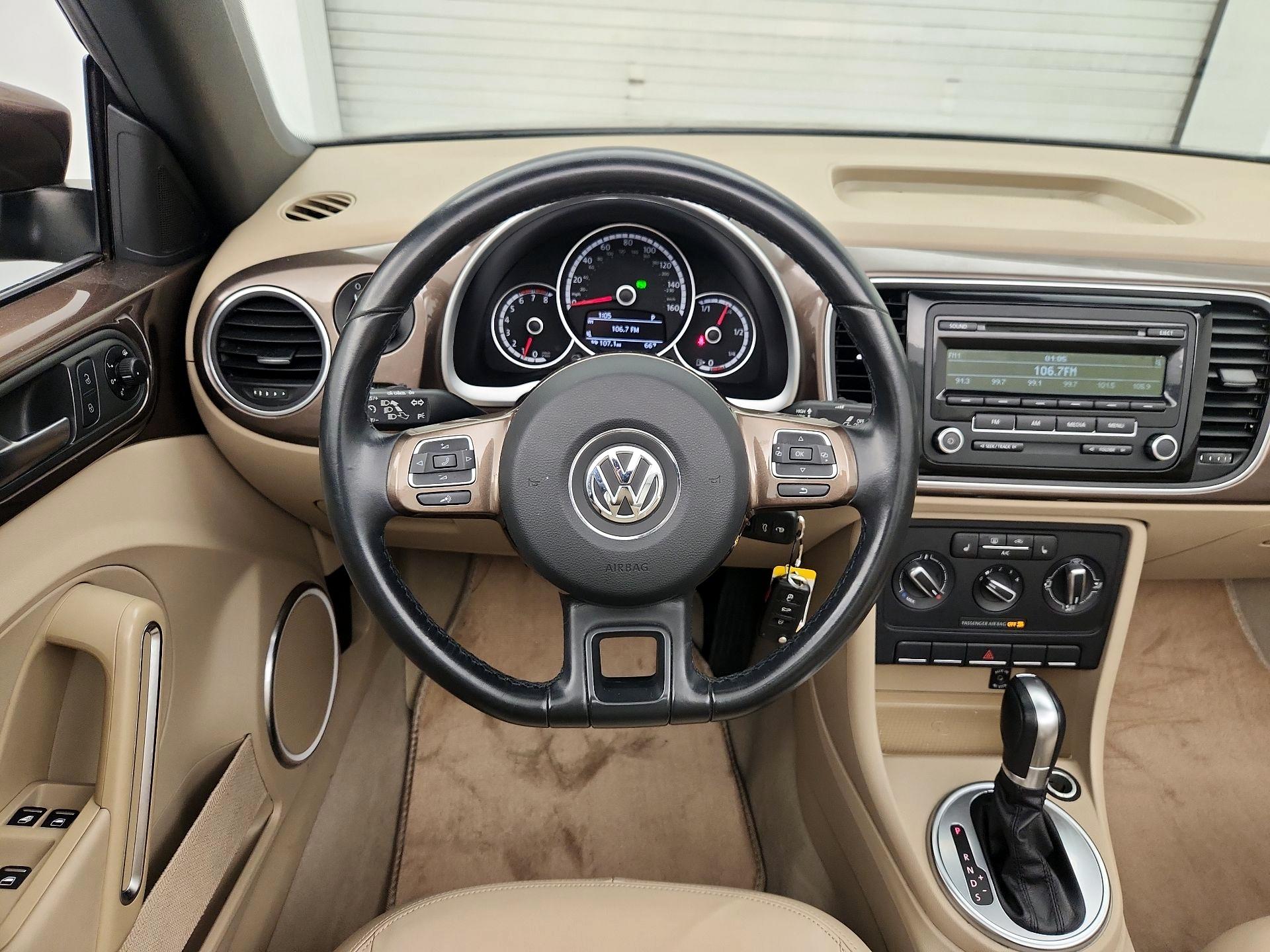 Thumbnail: 2014 Volkswagen Beetle - 10