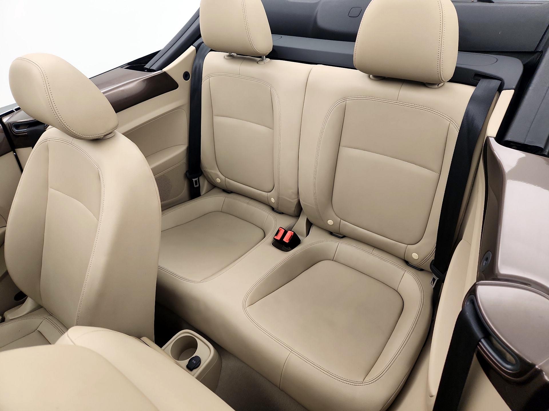 Thumbnail: 2014 Volkswagen Beetle - 18