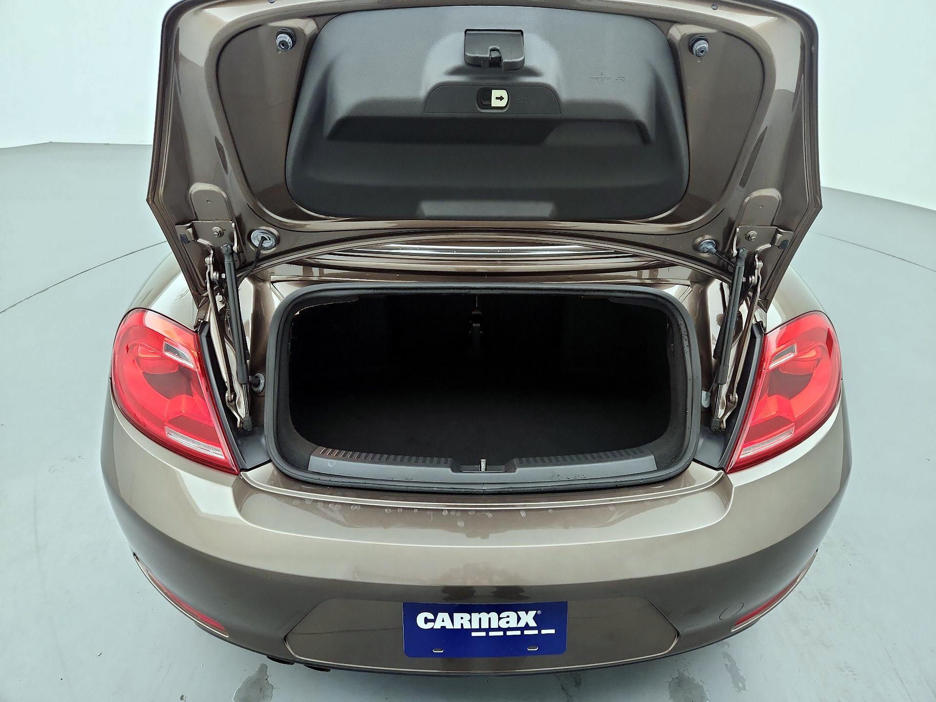 Thumbnail: 2014 Volkswagen Beetle - 19