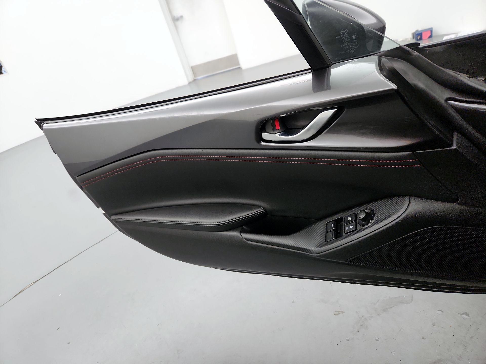 Thumbnail: 2017 Mazda MX-5 Miata - 12