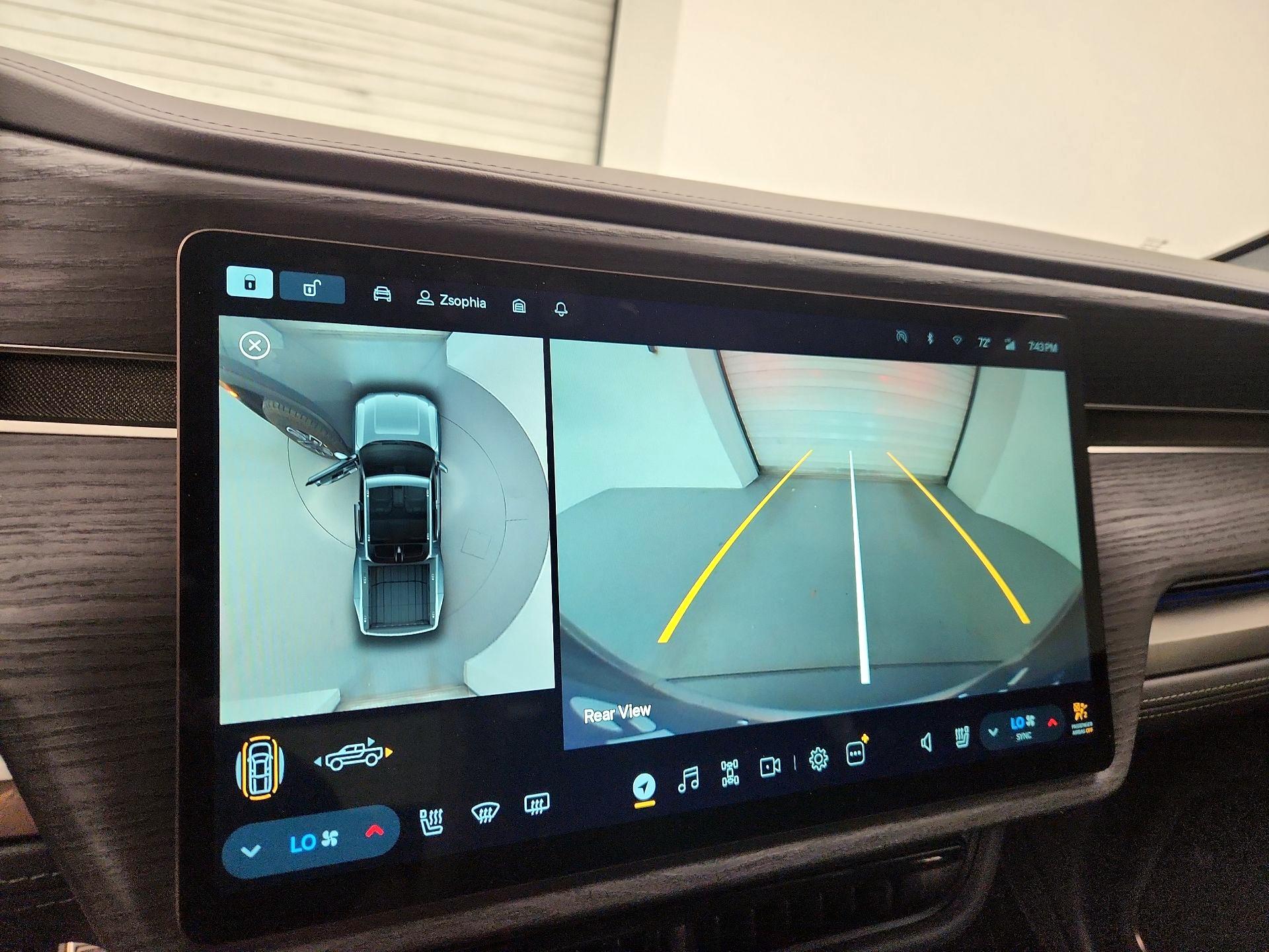 Thumbnail: 2023 Rivian R1T - 14