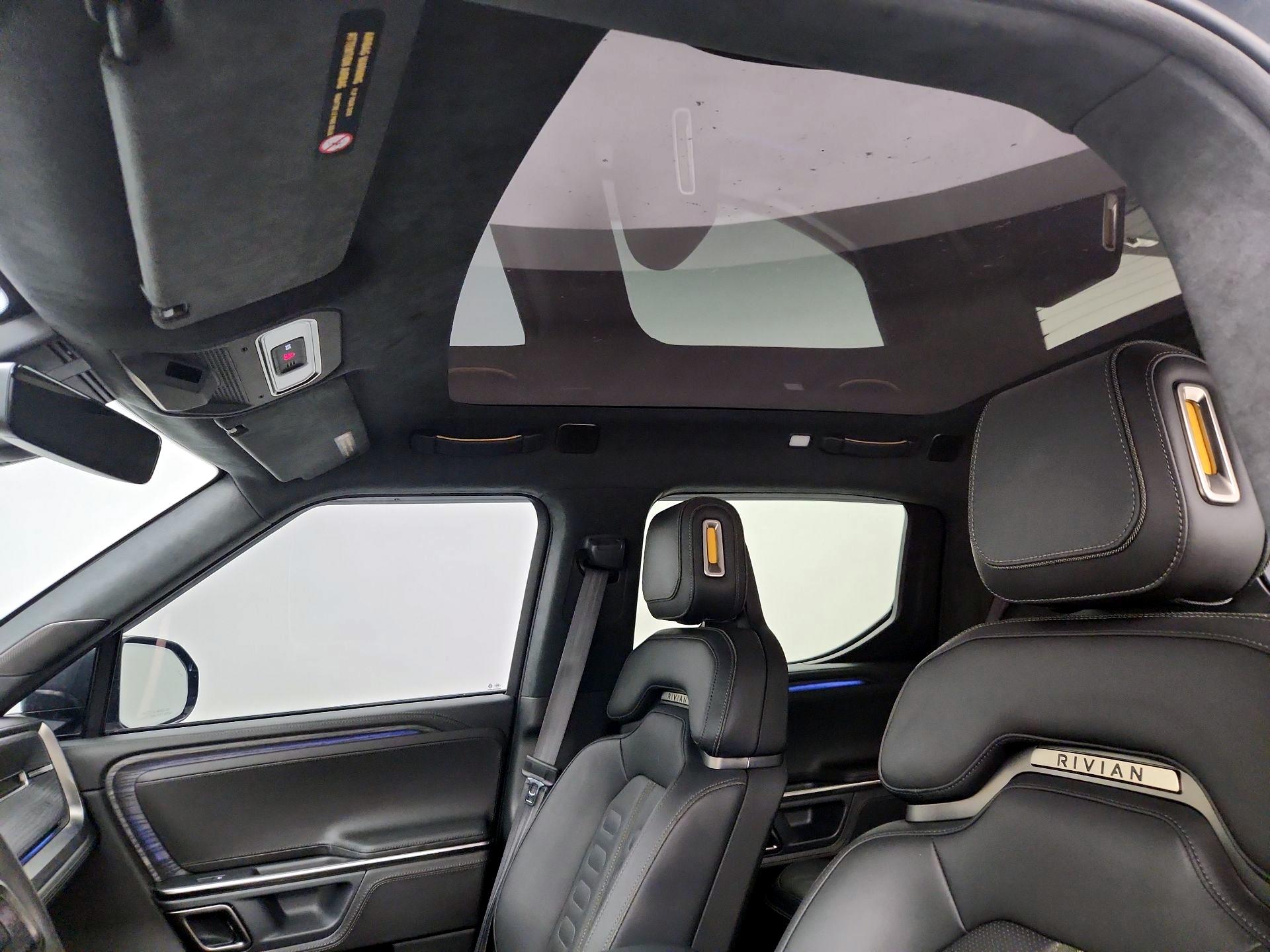 Thumbnail: 2023 Rivian R1T - 18