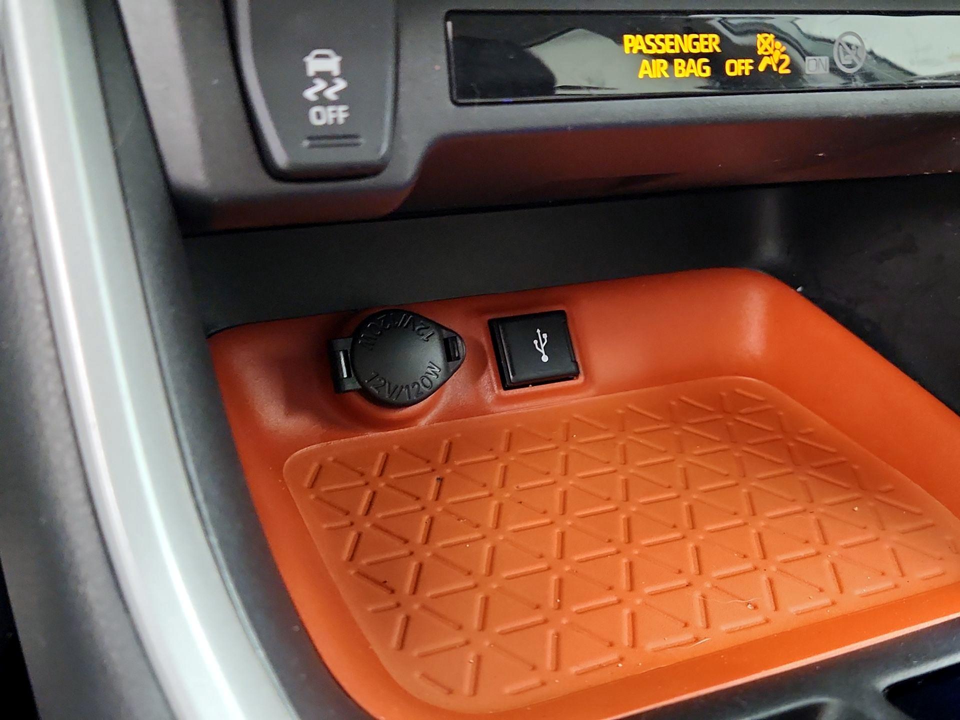 Thumbnail: 2021 Toyota RAV4 - 18