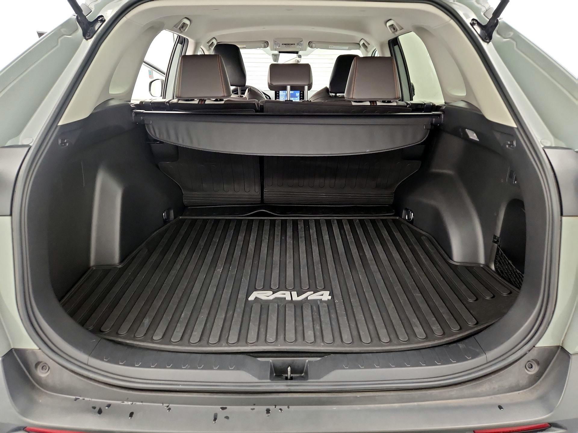 Thumbnail: 2021 Toyota RAV4 - 20