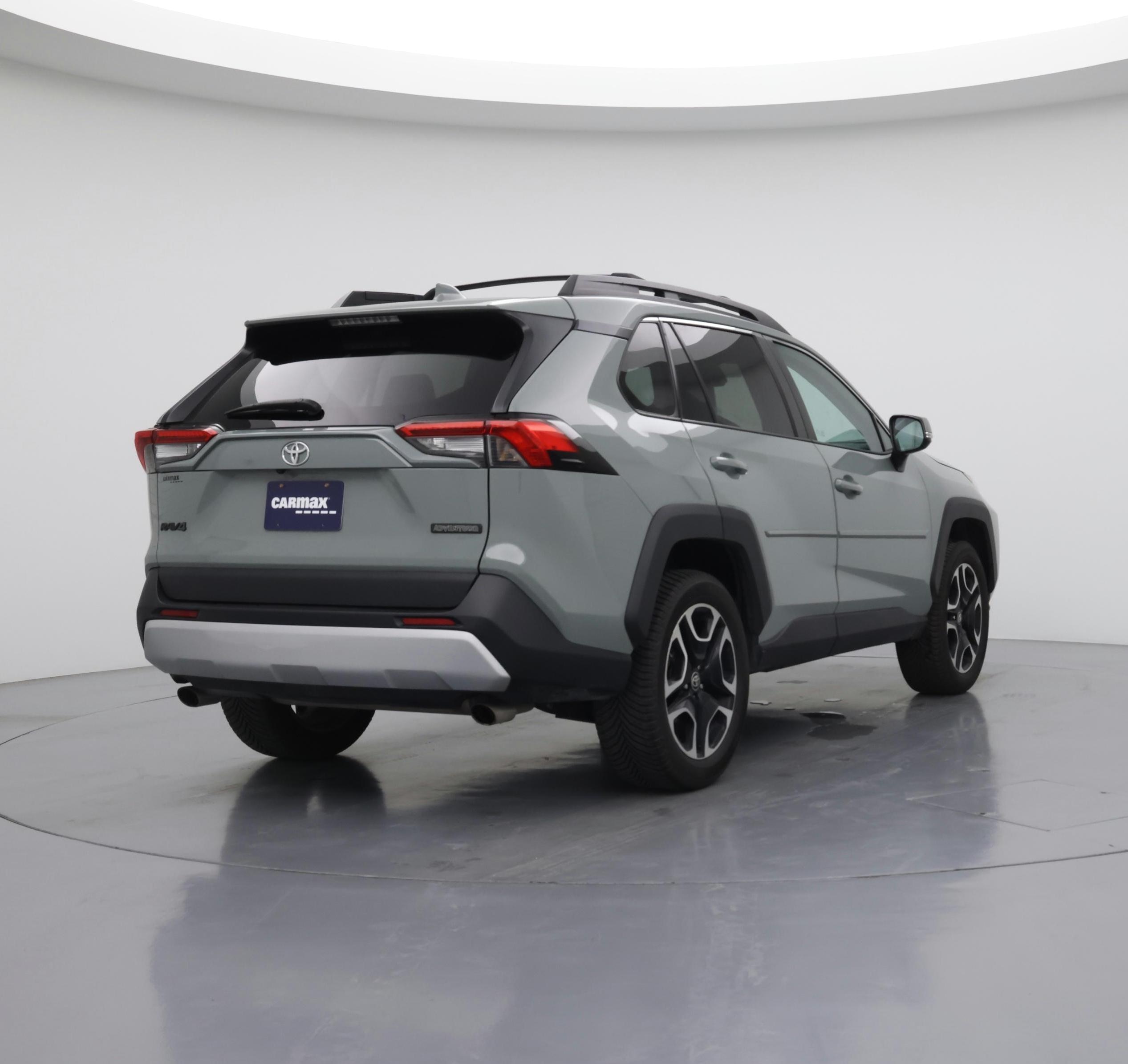 Thumbnail: 2021 Toyota RAV4 - 8