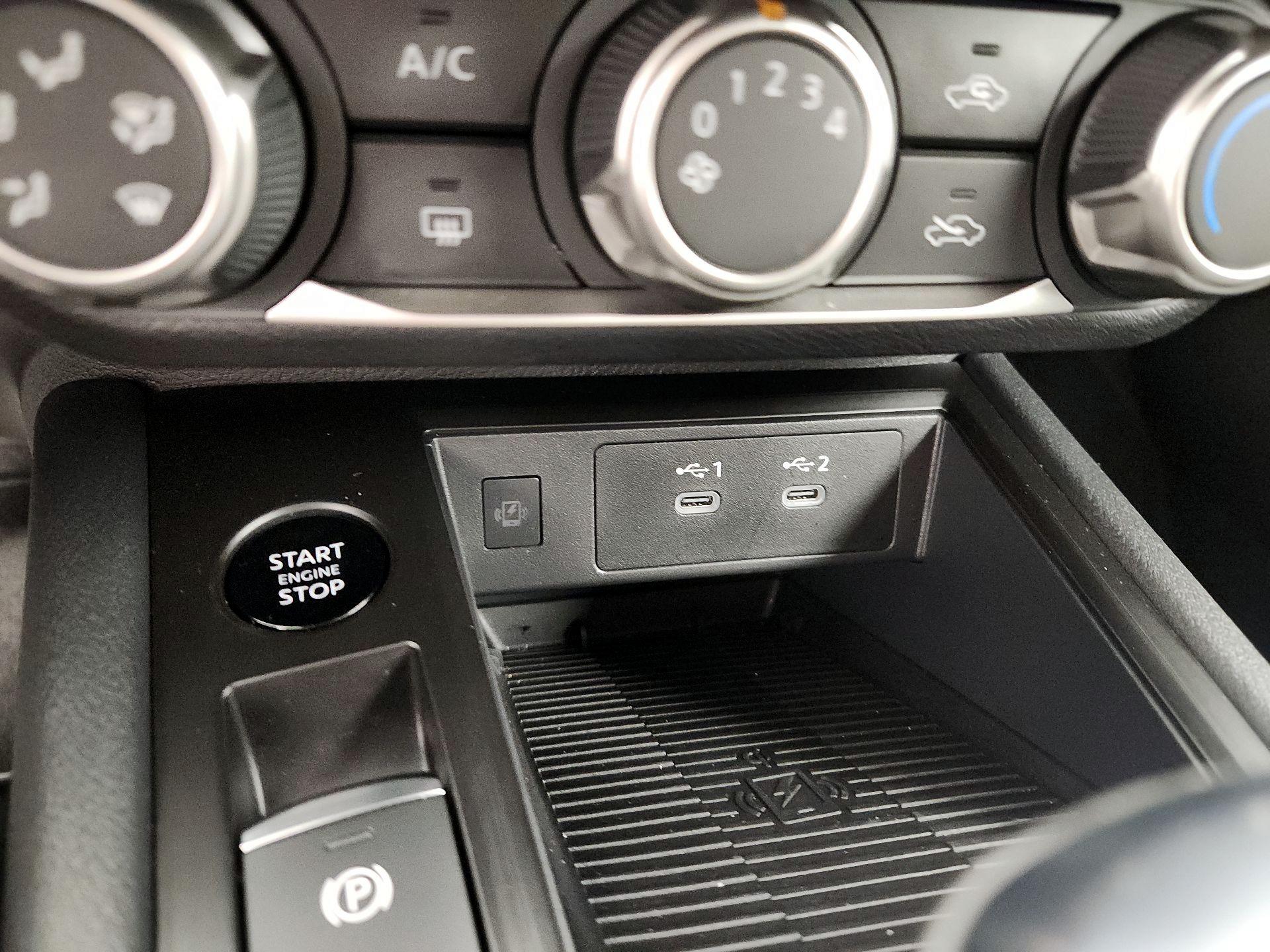 Thumbnail: 2025 Nissan Kicks - 18