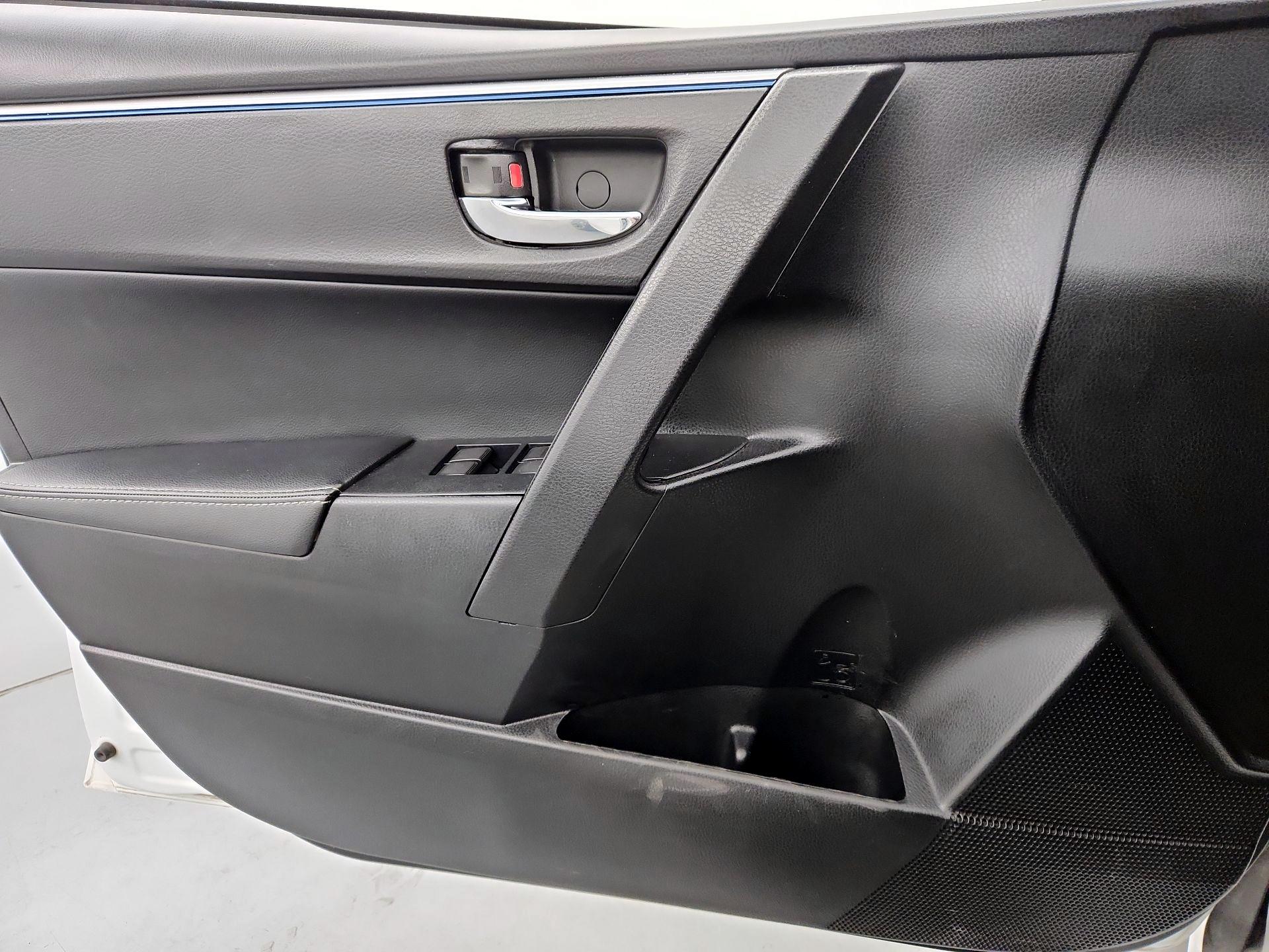 Thumbnail: 2015 Toyota Corolla - 12