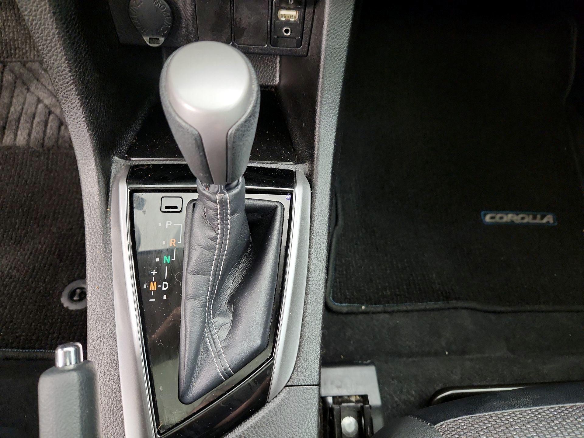 Thumbnail: 2015 Toyota Corolla - 17