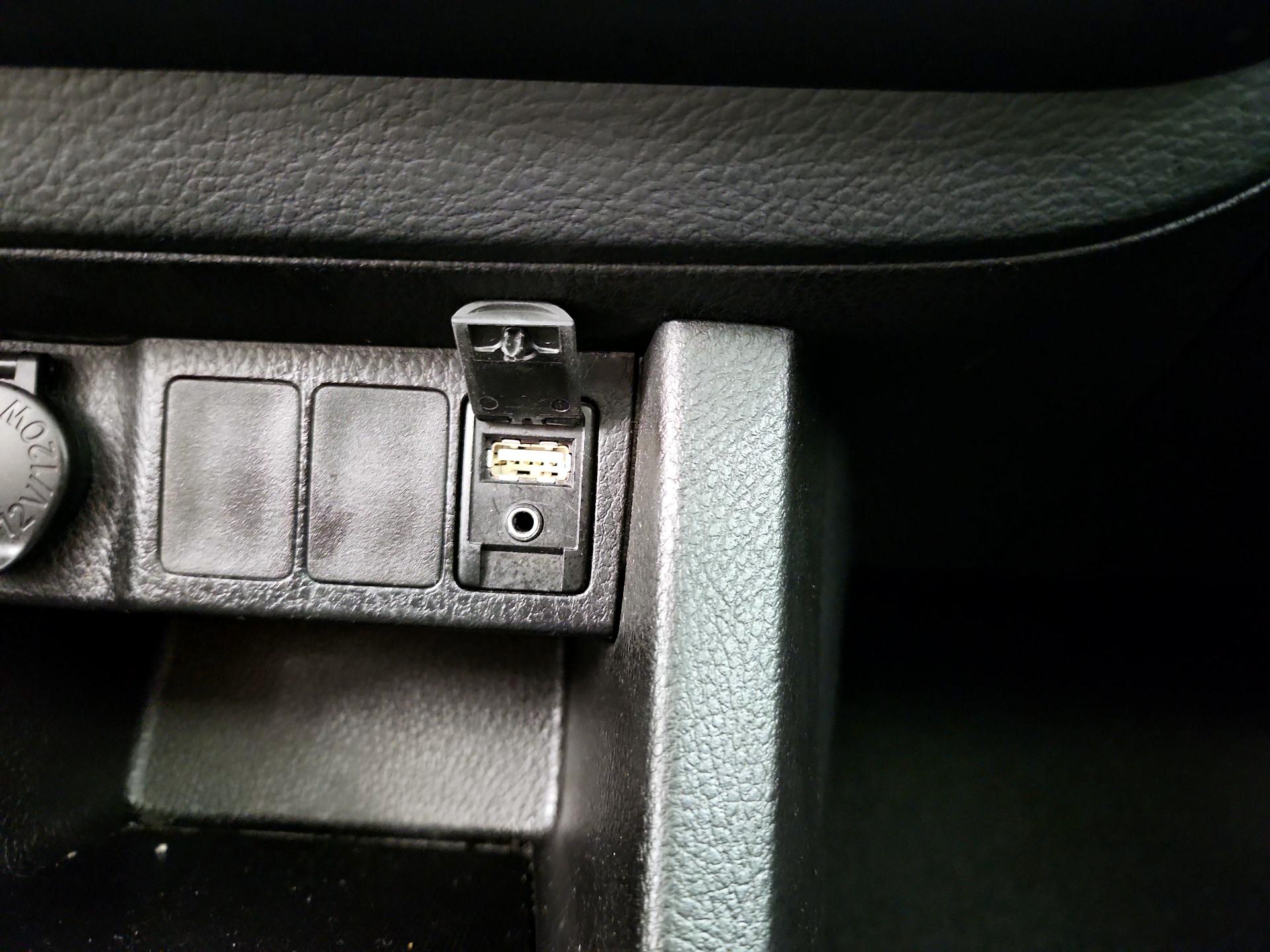 Thumbnail: 2015 Toyota Corolla - 18