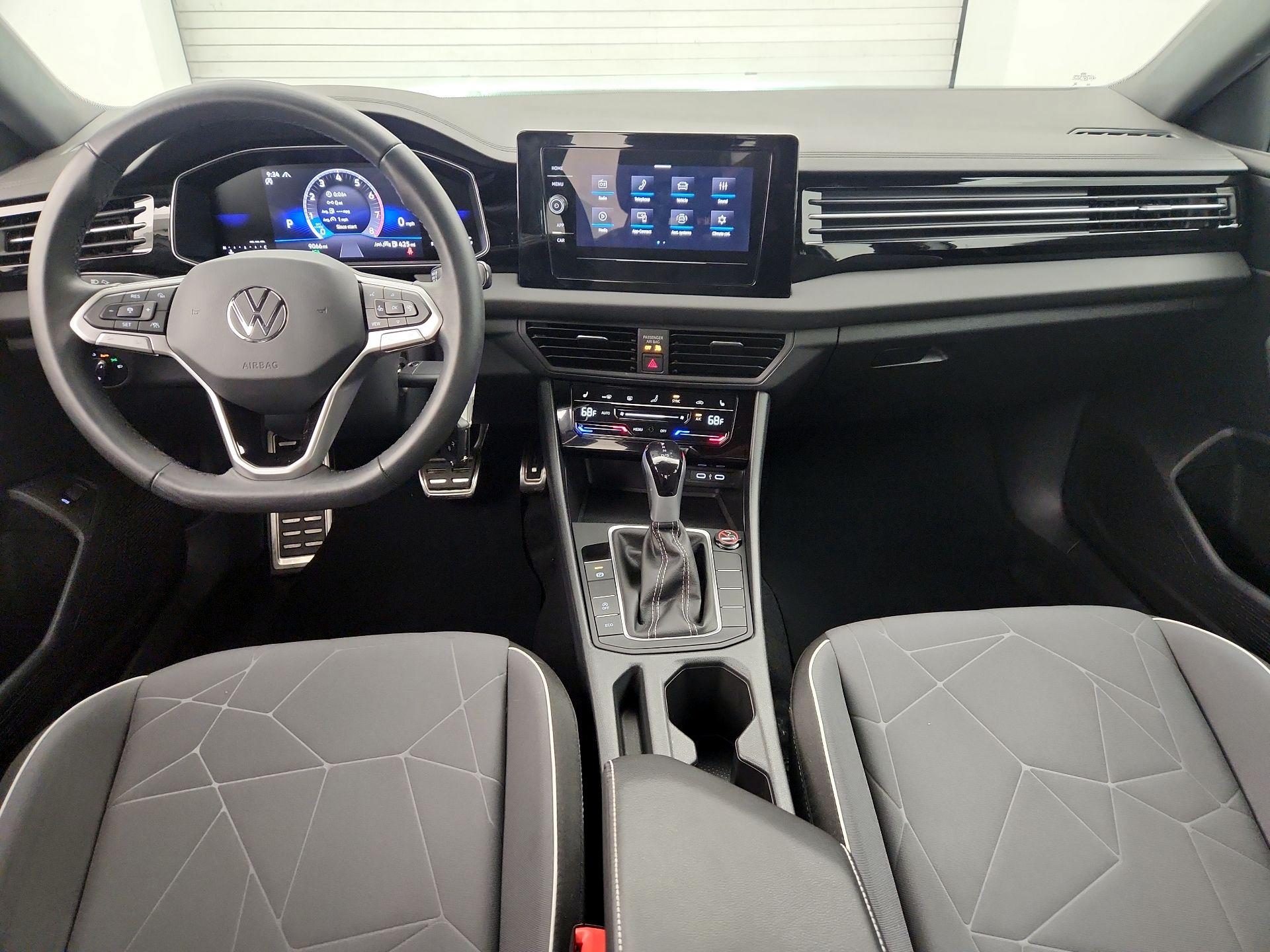 Thumbnail: 2025 Volkswagen Jetta - 9