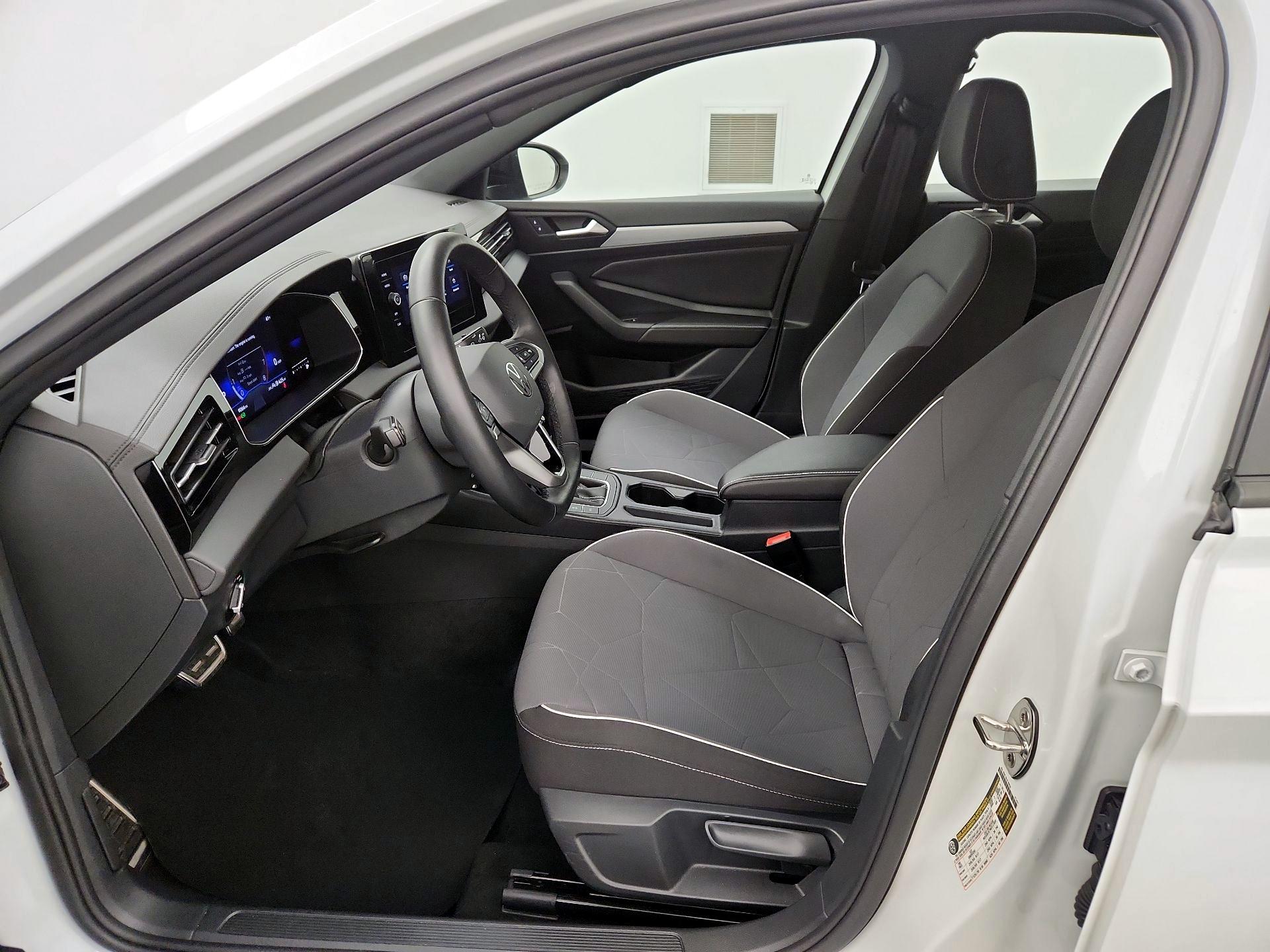 Thumbnail: 2025 Volkswagen Jetta - 11